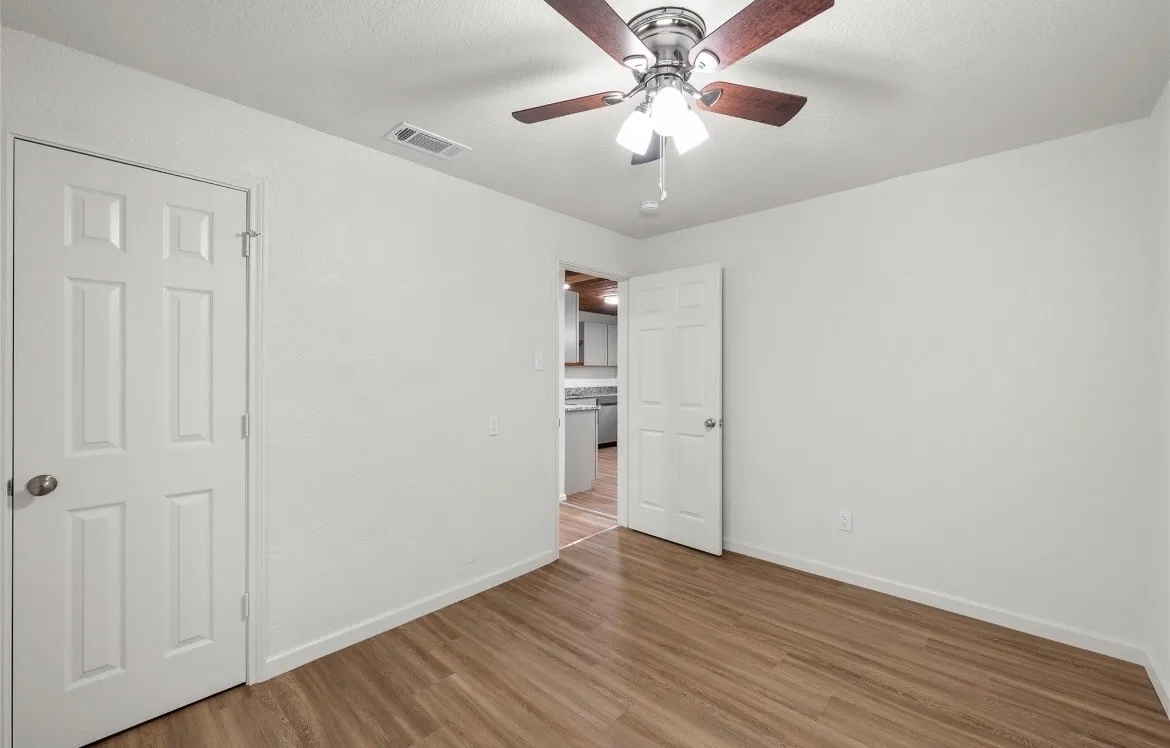 Single Family Residence For Sale in Mc Lennan County , 506 Rose Street, Waco, Texas 76704, 3 Bedrooms, 1 Bathroom, Garage spaces, 1,164 Sqft, built in 1942, Price $185,000, mls#21289520, Real Estate Agent in Waco, Homes For Sale in Mc Lennan county, Homes For Sale in Waco, Realtor in Waco Texas, Real Estate Brokerage Independent Realty Texas, Luminita Cordes Realtor