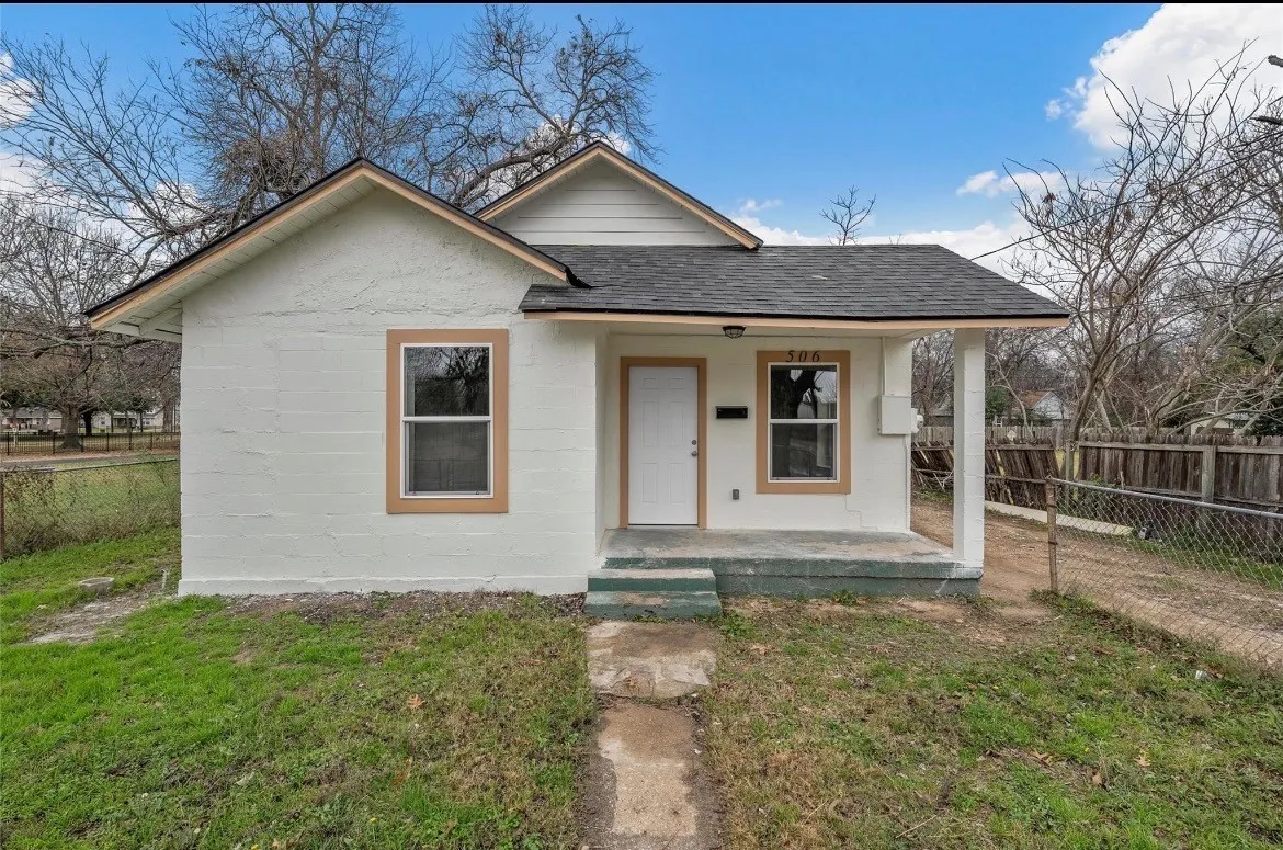 Single Family Residence For Sale in Mc Lennan County , 506 Rose Street, Waco, Texas 76704, 3 Bedrooms, 1 Bathroom, Garage spaces, 1,164 Sqft, built in 1942, Price $185,000, mls#21289520, Real Estate Agent in Waco, Homes For Sale in Mc Lennan county, Homes For Sale in Waco, Realtor in Waco Texas, Real Estate Brokerage Independent Realty Texas, Luminita Cordes Realtor