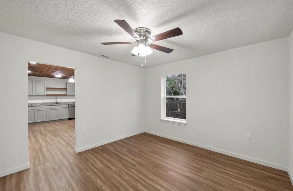 Single Family Residence For Sale in Mc Lennan County , 506 Rose Street, Waco, Texas 76704, 3 Bedrooms, 1 Bathroom, Garage spaces, 1,164 Sqft, built in 1942, Price $185,000, mls#21289520, Real Estate Agent in Waco, Homes For Sale in Mc Lennan county, Homes For Sale in Waco, Realtor in Waco Texas, Real Estate Brokerage Independent Realty Texas, Luminita Cordes Realtor