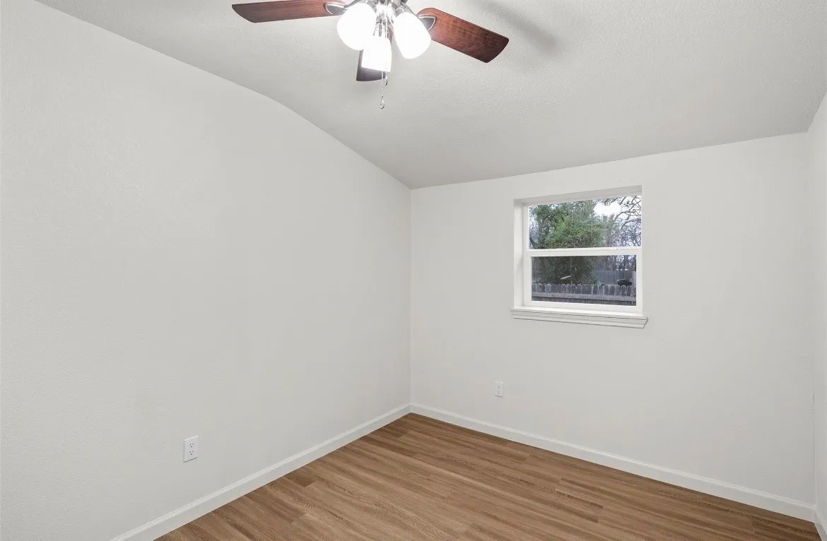 Single Family Residence For Sale in Mc Lennan County , 506 Rose Street, Waco, Texas 76704, 3 Bedrooms, 1 Bathroom, Garage spaces, 1,164 Sqft, built in 1942, Price $185,000, mls#21289520, Real Estate Agent in Waco, Homes For Sale in Mc Lennan county, Homes For Sale in Waco, Realtor in Waco Texas, Real Estate Brokerage Independent Realty Texas, Luminita Cordes Realtor