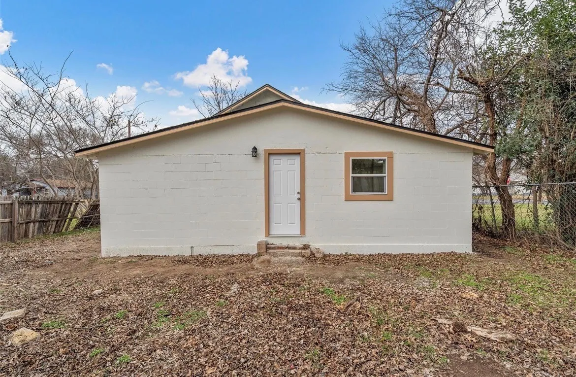 Single Family Residence For Sale in Mc Lennan County , 506 Rose Street, Waco, Texas 76704, 3 Bedrooms, 1 Bathroom, Garage spaces, 1,164 Sqft, built in 1942, Price $185,000, mls#21289520, Real Estate Agent in Waco, Homes For Sale in Mc Lennan county, Homes For Sale in Waco, Realtor in Waco Texas, Real Estate Brokerage Independent Realty Texas, Luminita Cordes Realtor