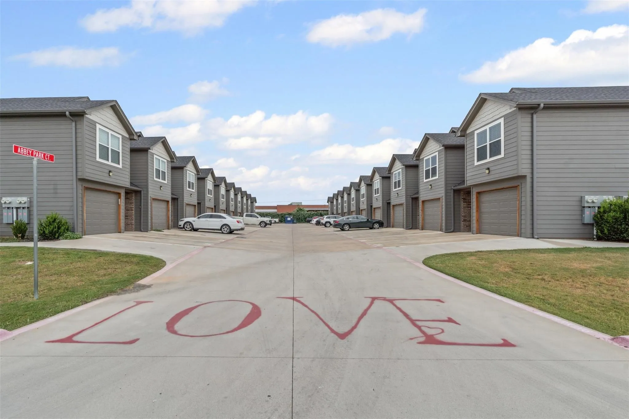 Townhouse For Rent in Hood County , 128 Abbey Park Court, Granbury, Texas 76049, 3 Bedroom, 3 Bathroom, 1 Garage spaces, 1,620 Sqft, built in 2021, mls#21289563, Real Estate Agent in Granbury, Homes For Rent in Hood county, Homes For Rent in Granbury, Realtor in Granbury Texas, Real Estate Brokerage Independent Realty Texas, Luminita Cordes Realtor