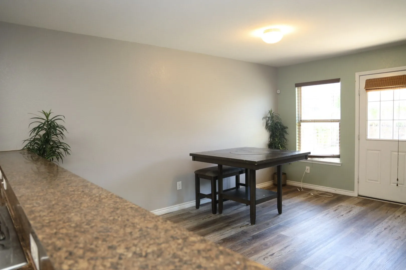 Single Family Residence For Sale in Dallas County , 512 Tunnel Street, Cedar Hill, Texas 75104, 4 Bedroom, 3 Bathroom, 2 Garage spaces, 3,031 Sqft, built in 2012, mls#21289161, Real Estate Agent in Cedar Hill, Homes For Sale in Dallas county, Homes For Sale in Cedar Hill, Realtor in Cedar Hill Texas, Real Estate Brokerage Independent Realty Texas, Luminita Cordes Realtor