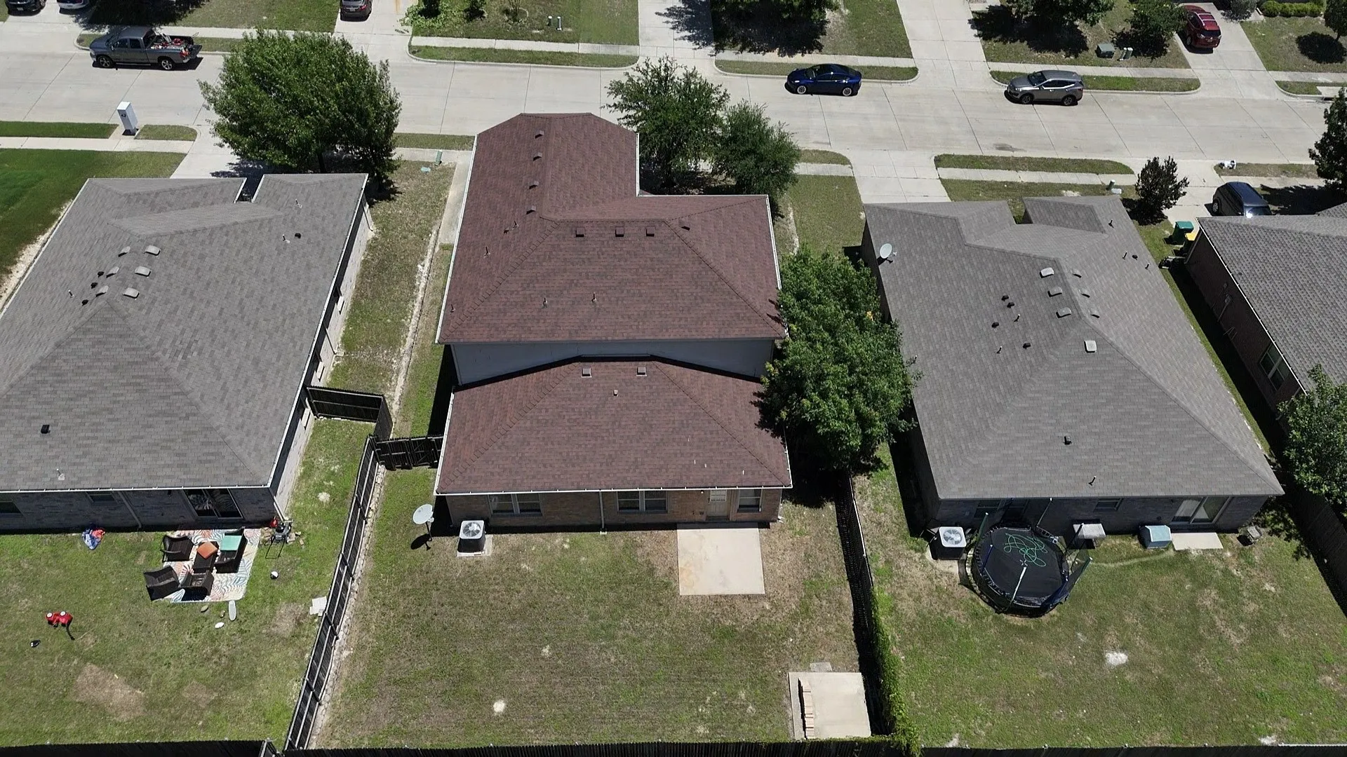Single Family Residence For Sale in Dallas County , 512 Tunnel Street, Cedar Hill, Texas 75104, 4 Bedroom, 3 Bathroom, 2 Garage spaces, 3,031 Sqft, built in 2012, mls#21289161, Real Estate Agent in Cedar Hill, Homes For Sale in Dallas county, Homes For Sale in Cedar Hill, Realtor in Cedar Hill Texas, Real Estate Brokerage Independent Realty Texas, Luminita Cordes Realtor