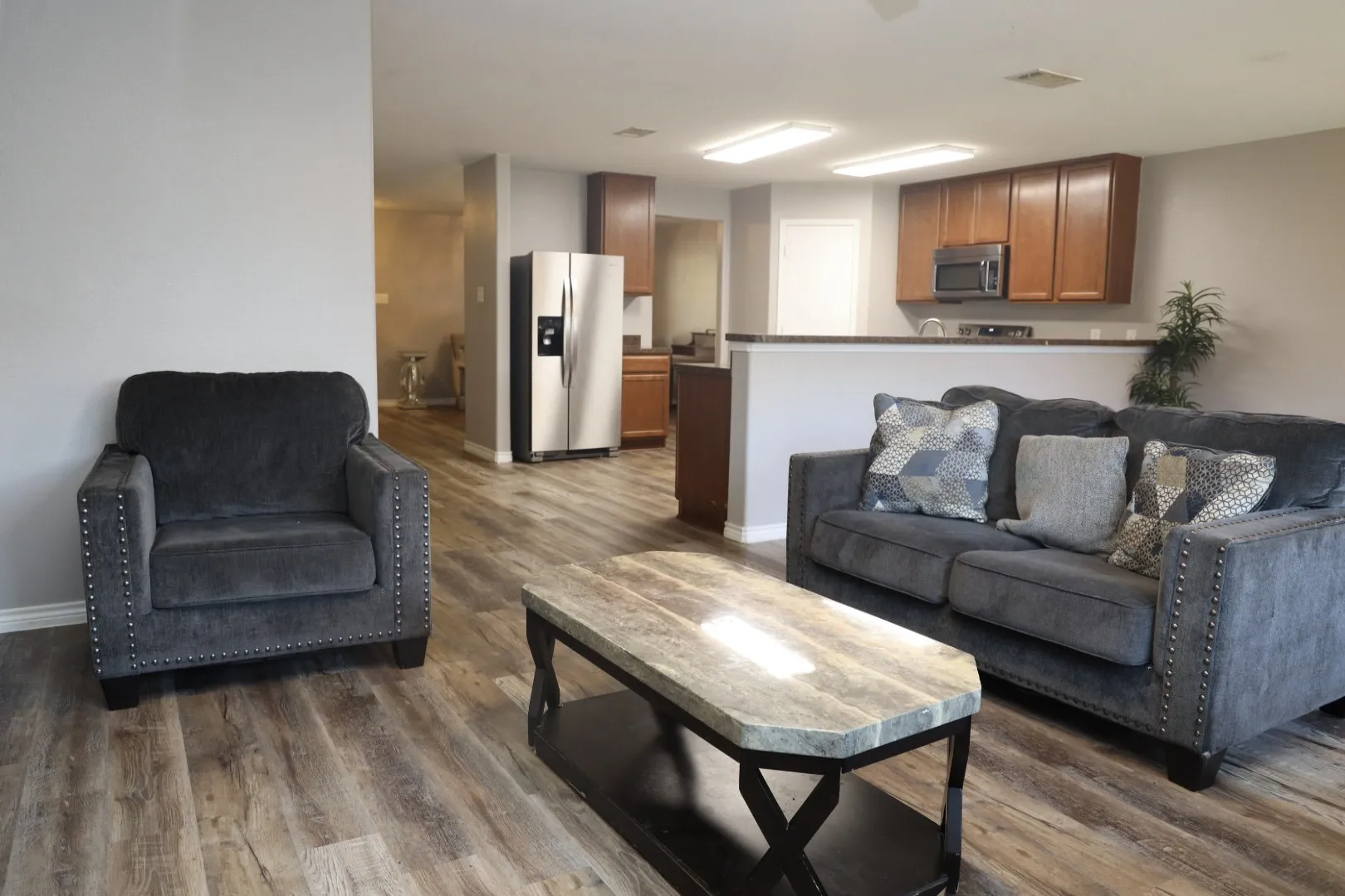 Single Family Residence For Sale in Dallas County , 512 Tunnel Street, Cedar Hill, Texas 75104, 4 Bedroom, 3 Bathroom, 2 Garage spaces, 3,031 Sqft, built in 2012, mls#21289161, Real Estate Agent in Cedar Hill, Homes For Sale in Dallas county, Homes For Sale in Cedar Hill, Realtor in Cedar Hill Texas, Real Estate Brokerage Independent Realty Texas, Luminita Cordes Realtor