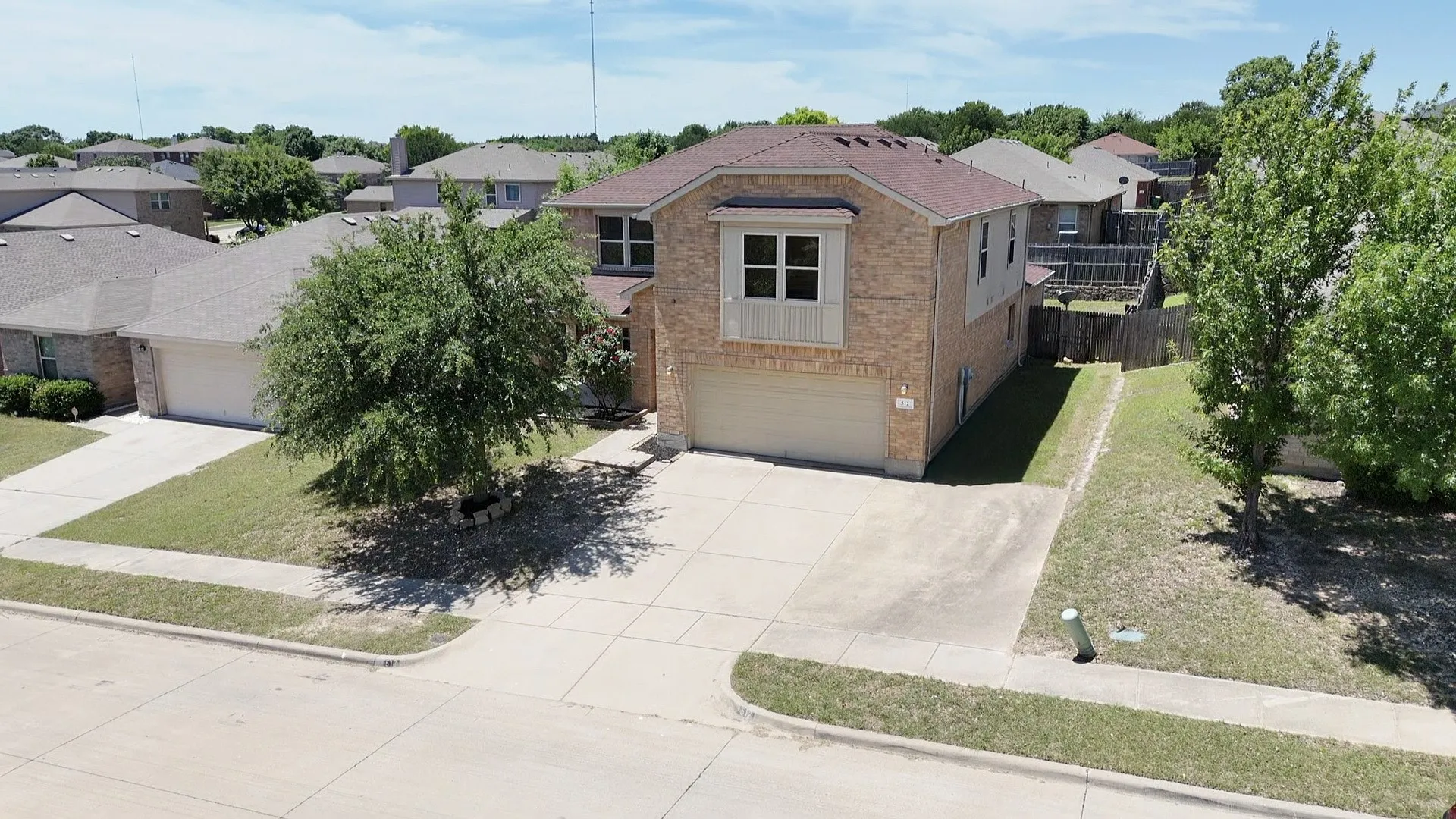 Single Family Residence For Sale in Dallas County , 512 Tunnel Street, Cedar Hill, Texas 75104, 4 Bedroom, 3 Bathroom, 2 Garage spaces, 3,031 Sqft, built in 2012, mls#21289161, Real Estate Agent in Cedar Hill, Homes For Sale in Dallas county, Homes For Sale in Cedar Hill, Realtor in Cedar Hill Texas, Real Estate Brokerage Independent Realty Texas, Luminita Cordes Realtor
