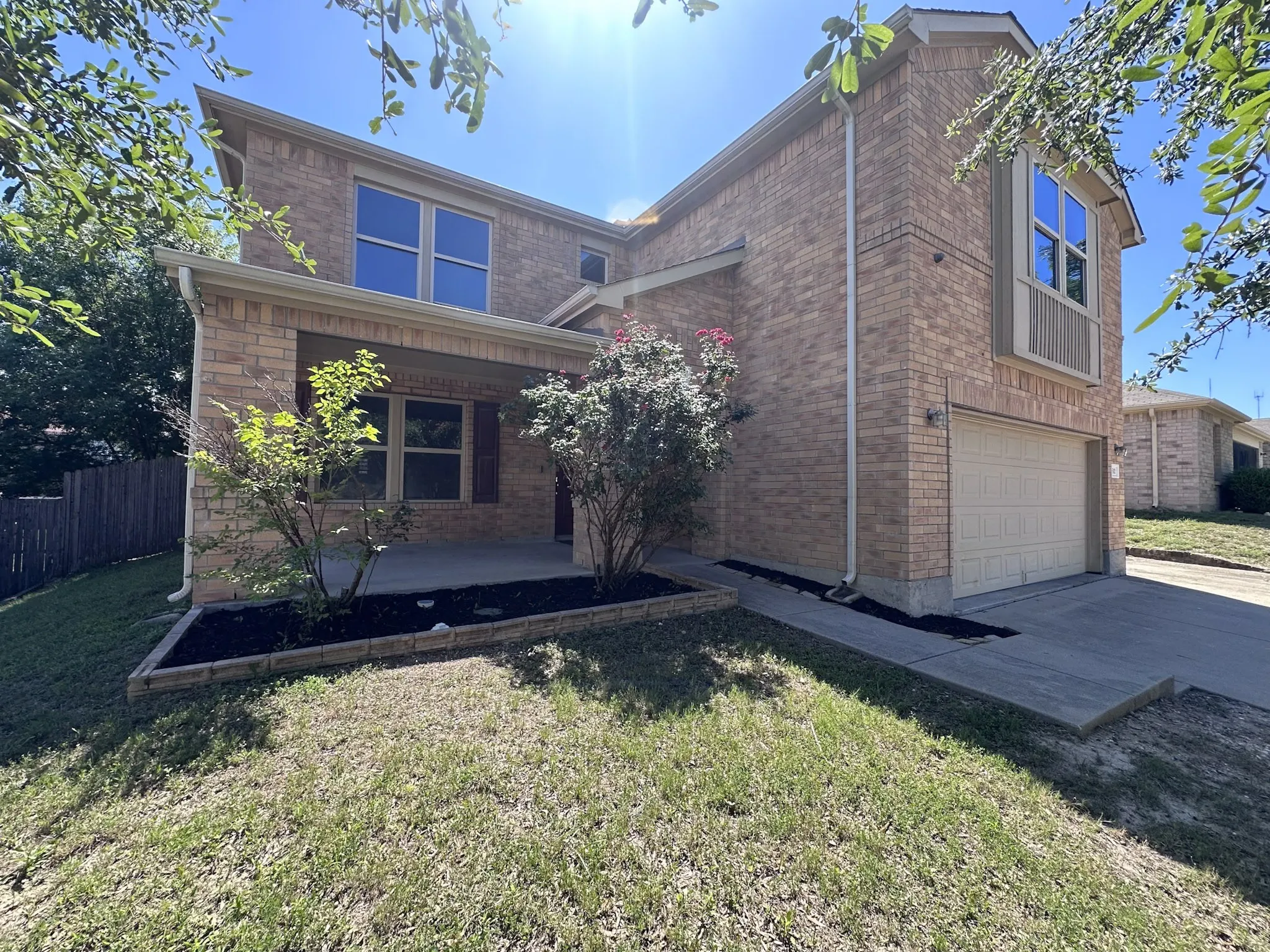 Single Family Residence For Sale in Dallas County , 512 Tunnel Street, Cedar Hill, Texas 75104, 4 Bedroom, 3 Bathroom, 2 Garage spaces, 3,031 Sqft, built in 2012, mls#21289161, Real Estate Agent in Cedar Hill, Homes For Sale in Dallas county, Homes For Sale in Cedar Hill, Realtor in Cedar Hill Texas, Real Estate Brokerage Independent Realty Texas, Luminita Cordes Realtor