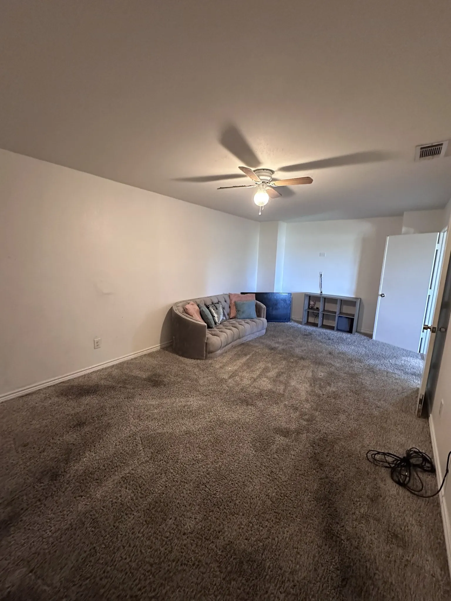 Single Family Residence For Sale in Dallas County , 512 Tunnel Street, Cedar Hill, Texas 75104, 4 Bedroom, 3 Bathroom, 2 Garage spaces, 3,031 Sqft, built in 2012, mls#21289161, Real Estate Agent in Cedar Hill, Homes For Sale in Dallas county, Homes For Sale in Cedar Hill, Realtor in Cedar Hill Texas, Real Estate Brokerage Independent Realty Texas, Luminita Cordes Realtor