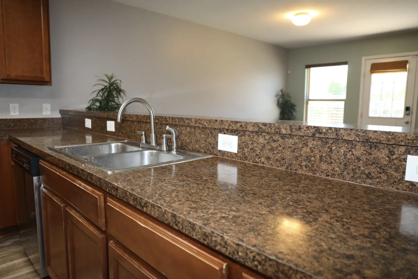 Single Family Residence For Sale in Dallas County , 512 Tunnel Street, Cedar Hill, Texas 75104, 4 Bedroom, 3 Bathroom, 2 Garage spaces, 3,031 Sqft, built in 2012, mls#21289161, Real Estate Agent in Cedar Hill, Homes For Sale in Dallas county, Homes For Sale in Cedar Hill, Realtor in Cedar Hill Texas, Real Estate Brokerage Independent Realty Texas, Luminita Cordes Realtor