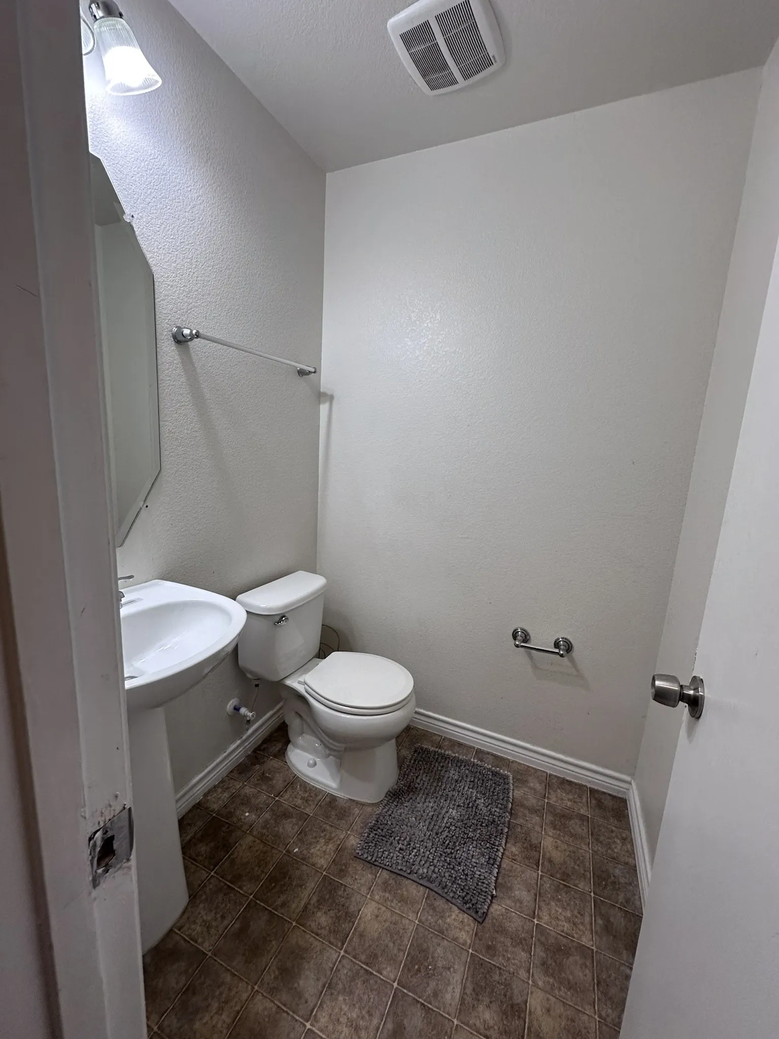 Single Family Residence For Sale in Dallas County , 512 Tunnel Street, Cedar Hill, Texas 75104, 4 Bedroom, 3 Bathroom, 2 Garage spaces, 3,031 Sqft, built in 2012, mls#21289161, Real Estate Agent in Cedar Hill, Homes For Sale in Dallas county, Homes For Sale in Cedar Hill, Realtor in Cedar Hill Texas, Real Estate Brokerage Independent Realty Texas, Luminita Cordes Realtor