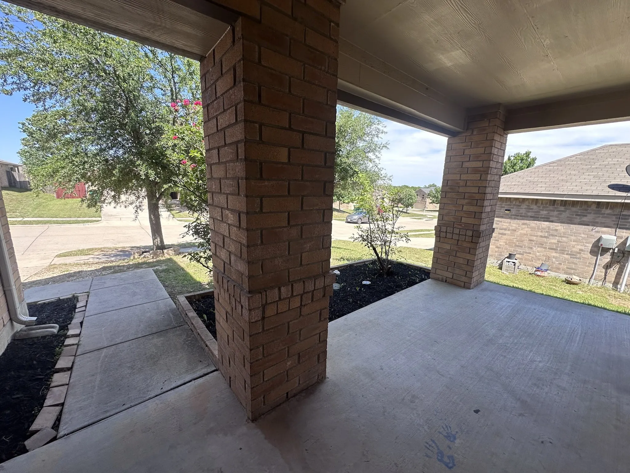 Single Family Residence For Sale in Dallas County , 512 Tunnel Street, Cedar Hill, Texas 75104, 4 Bedroom, 3 Bathroom, 2 Garage spaces, 3,031 Sqft, built in 2012, mls#21289161, Real Estate Agent in Cedar Hill, Homes For Sale in Dallas county, Homes For Sale in Cedar Hill, Realtor in Cedar Hill Texas, Real Estate Brokerage Independent Realty Texas, Luminita Cordes Realtor