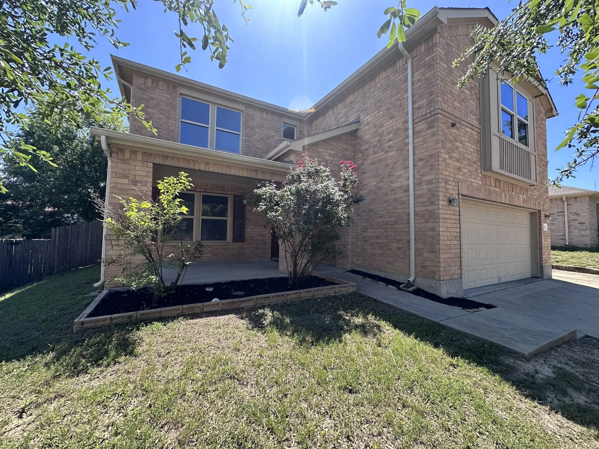 Single Family Residence For Sale in Dallas County , 512 Tunnel Street, Cedar Hill, Texas 75104, 4 Bedroom, 3 Bathroom, 2 Garage spaces, 3,031 Sqft, built in 2012, mls#21289161, Real Estate Agent in Cedar Hill, Homes For Sale in Dallas county, Homes For Sale in Cedar Hill, Realtor in Cedar Hill Texas, Real Estate Brokerage Independent Realty Texas, Luminita Cordes Realtor