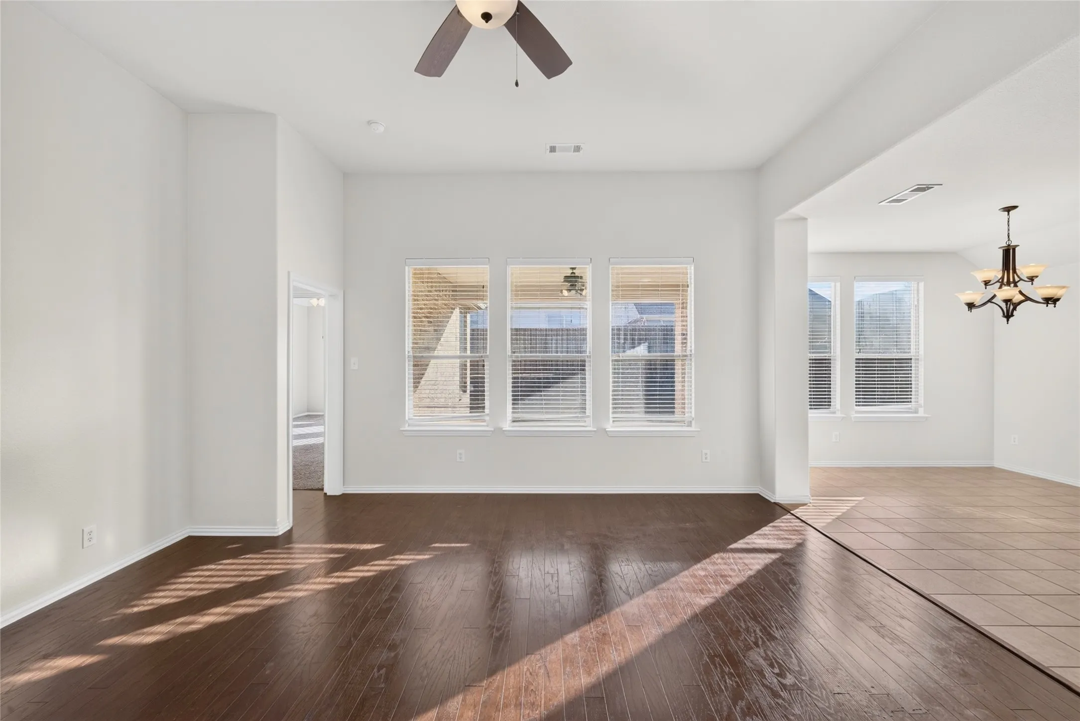 Single Family Residence For Rent in Rockwall County , 417 Hackberry Drive, Fate, Texas 75087, 3 Bedroom, 2 Bathroom, 2 Garage spaces, 1,746 Sqft, built in 2009, mls#21272428, Real Estate Agent in Fate, Homes For Rent in Rockwall county, Homes For Rent in Fate, Realtor in Fate Texas, Real Estate Brokerage Independent Realty Texas, Luminita Cordes Realtor