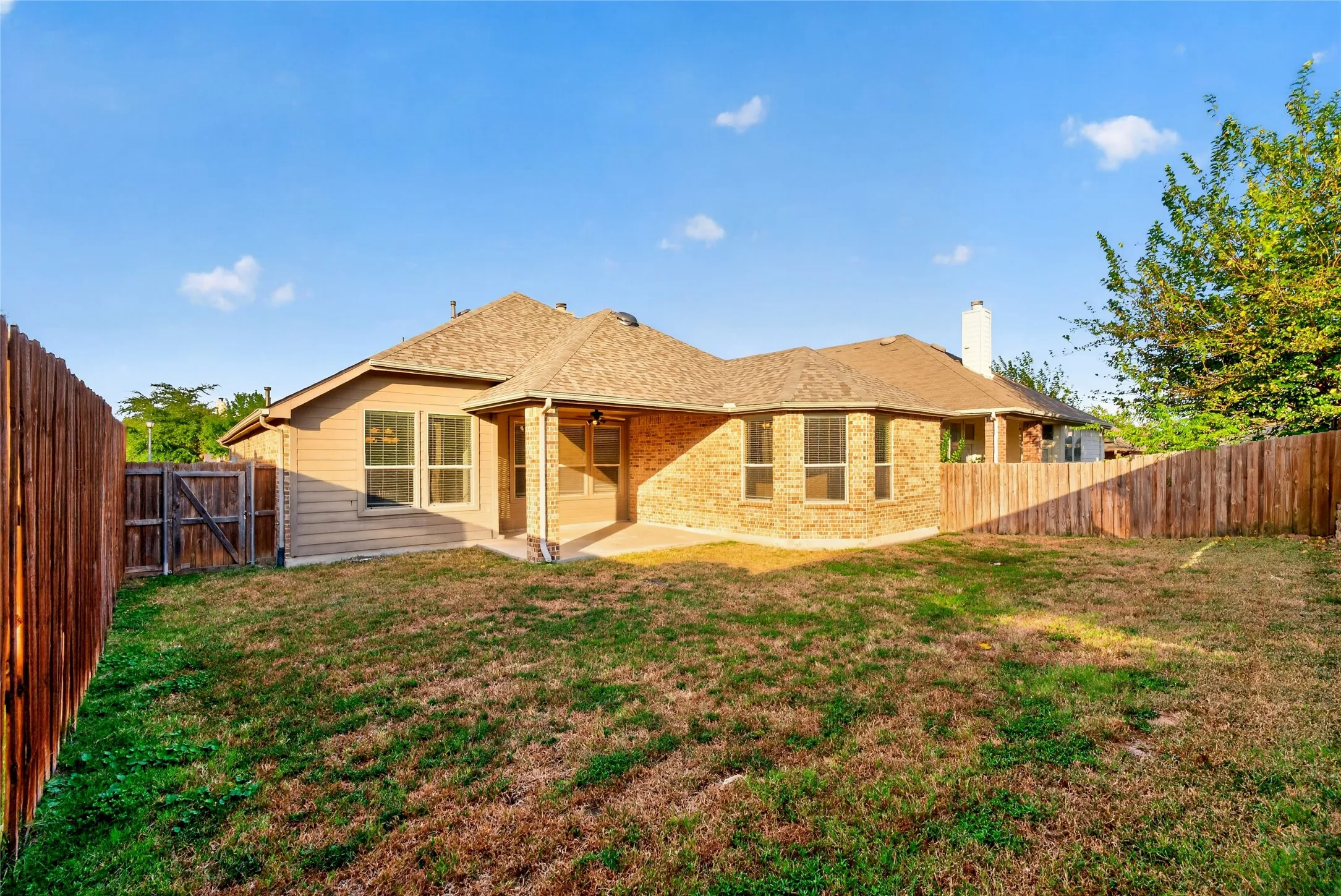 Single Family Residence For Rent in Rockwall County , 417 Hackberry Drive, Fate, Texas 75087, 3 Bedroom, 2 Bathroom, 2 Garage spaces, 1,746 Sqft, built in 2009, mls#21272428, Real Estate Agent in Fate, Homes For Rent in Rockwall county, Homes For Rent in Fate, Realtor in Fate Texas, Real Estate Brokerage Independent Realty Texas, Luminita Cordes Realtor