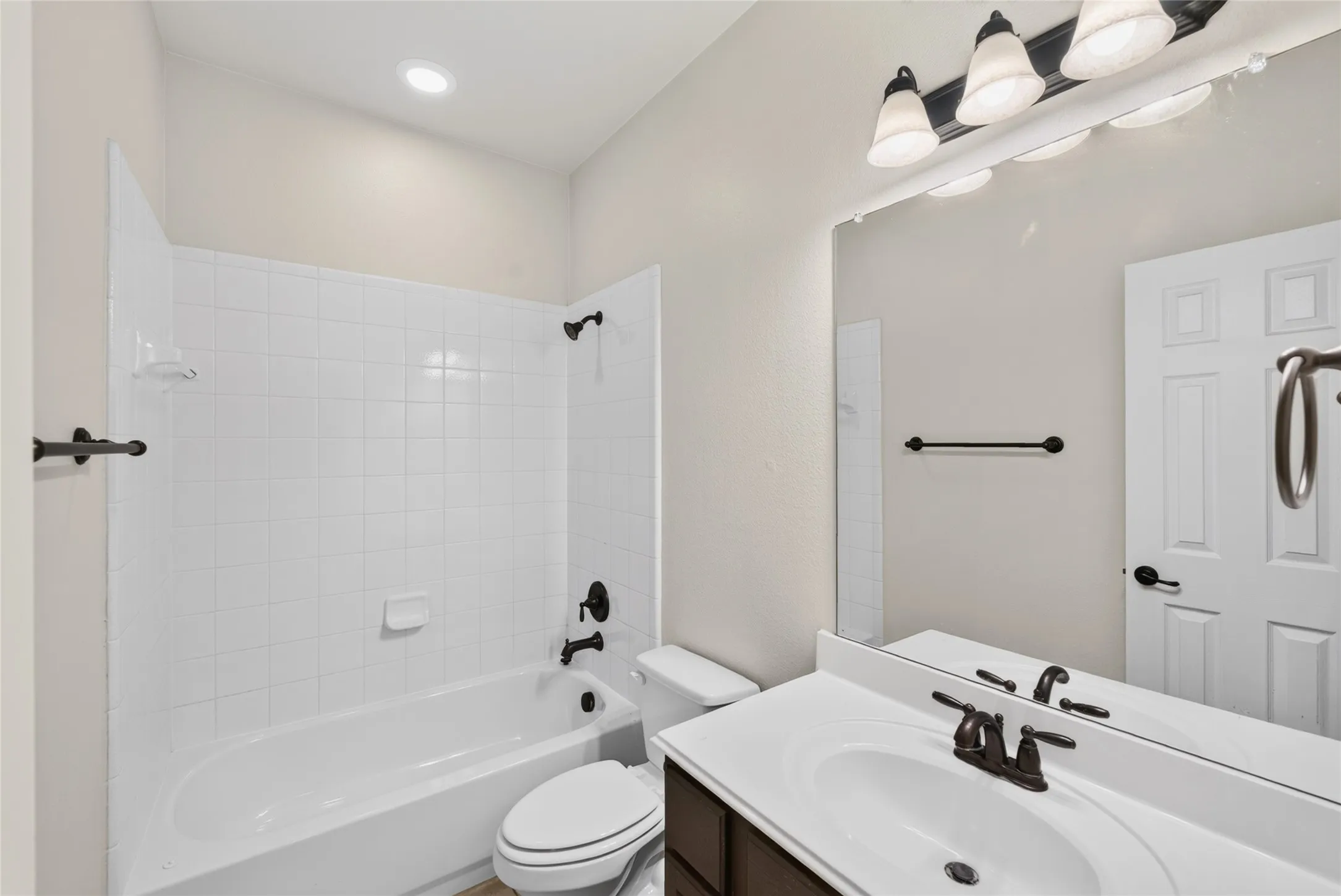 Single Family Residence For Rent in Rockwall County , 417 Hackberry Drive, Fate, Texas 75087, 3 Bedroom, 2 Bathroom, 2 Garage spaces, 1,746 Sqft, built in 2009, mls#21272428, Real Estate Agent in Fate, Homes For Rent in Rockwall county, Homes For Rent in Fate, Realtor in Fate Texas, Real Estate Brokerage Independent Realty Texas, Luminita Cordes Realtor