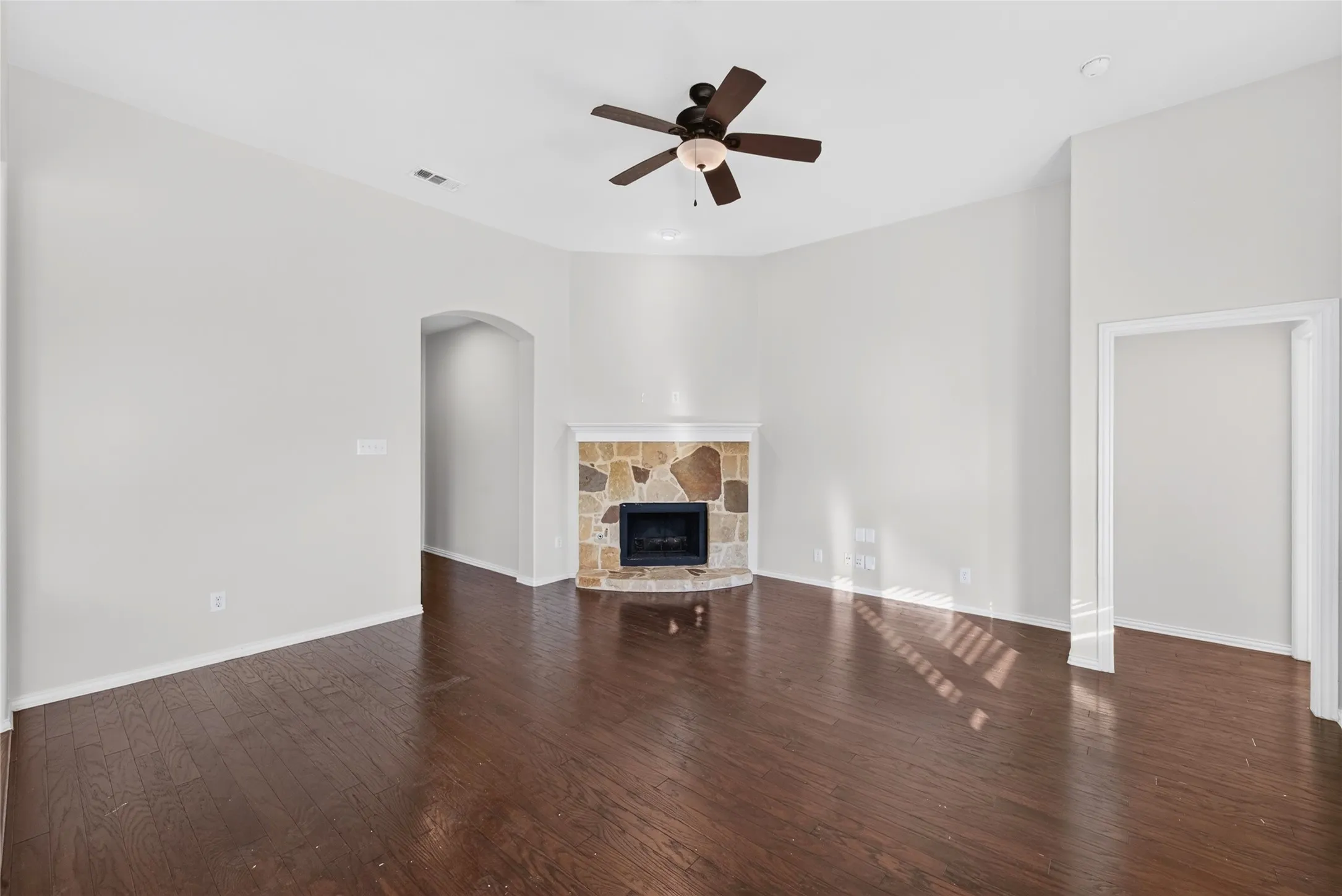 Single Family Residence For Rent in Rockwall County , 417 Hackberry Drive, Fate, Texas 75087, 3 Bedroom, 2 Bathroom, 2 Garage spaces, 1,746 Sqft, built in 2009, mls#21272428, Real Estate Agent in Fate, Homes For Rent in Rockwall county, Homes For Rent in Fate, Realtor in Fate Texas, Real Estate Brokerage Independent Realty Texas, Luminita Cordes Realtor