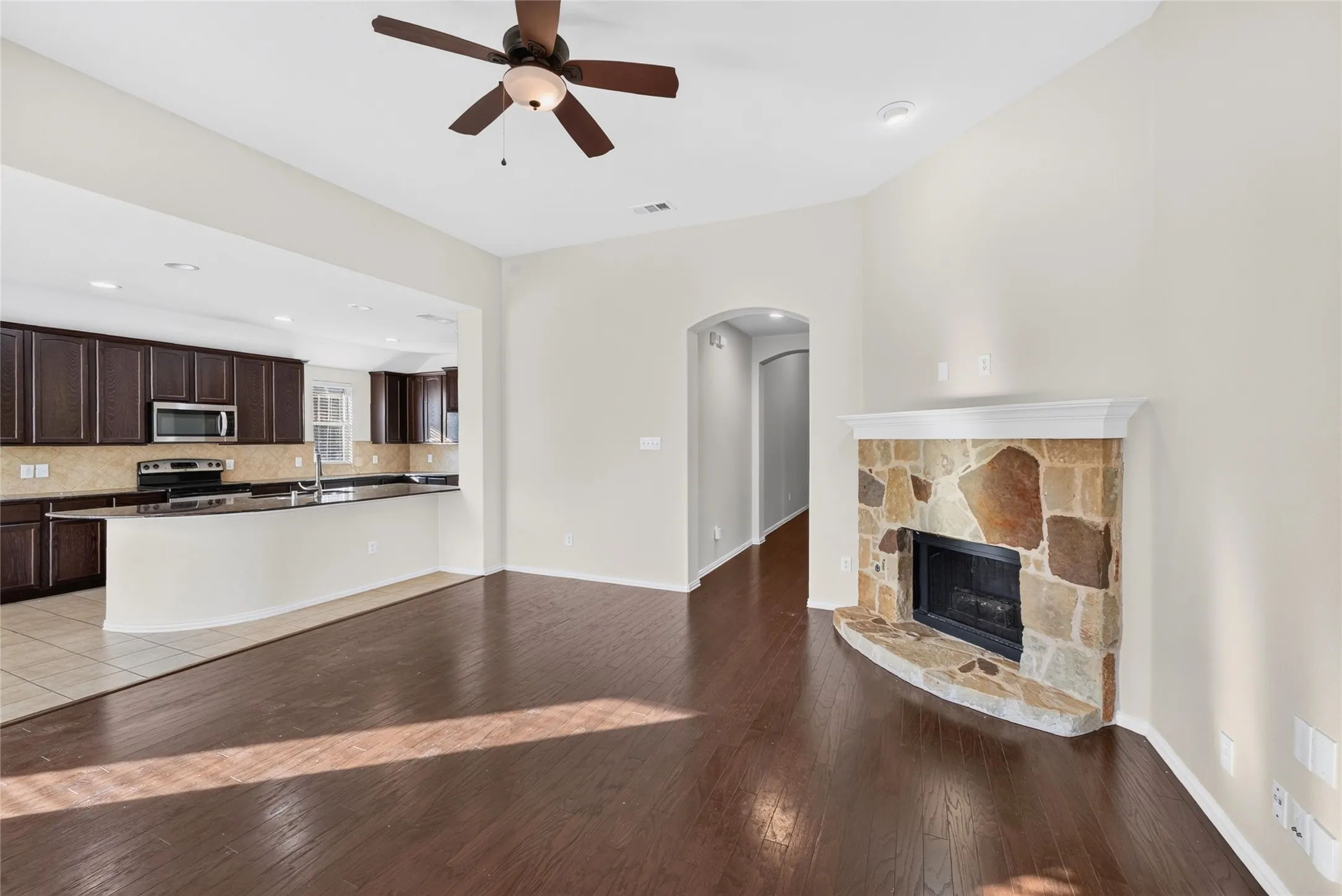 Single Family Residence For Rent in Rockwall County , 417 Hackberry Drive, Fate, Texas 75087, 3 Bedroom, 2 Bathroom, 2 Garage spaces, 1,746 Sqft, built in 2009, mls#21272428, Real Estate Agent in Fate, Homes For Rent in Rockwall county, Homes For Rent in Fate, Realtor in Fate Texas, Real Estate Brokerage Independent Realty Texas, Luminita Cordes Realtor