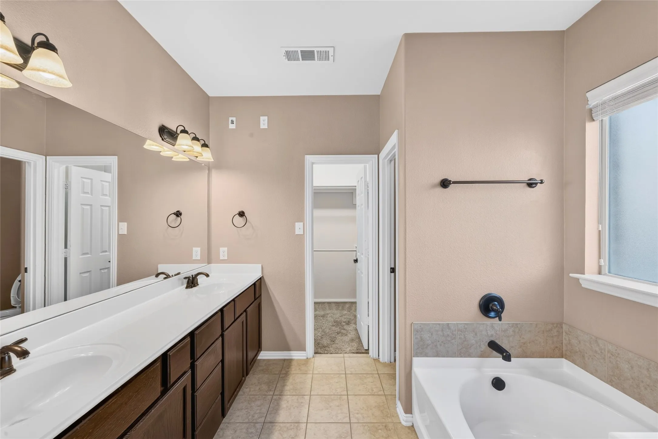 Single Family Residence For Rent in Rockwall County , 417 Hackberry Drive, Fate, Texas 75087, 3 Bedroom, 2 Bathroom, 2 Garage spaces, 1,746 Sqft, built in 2009, mls#21272428, Real Estate Agent in Fate, Homes For Rent in Rockwall county, Homes For Rent in Fate, Realtor in Fate Texas, Real Estate Brokerage Independent Realty Texas, Luminita Cordes Realtor