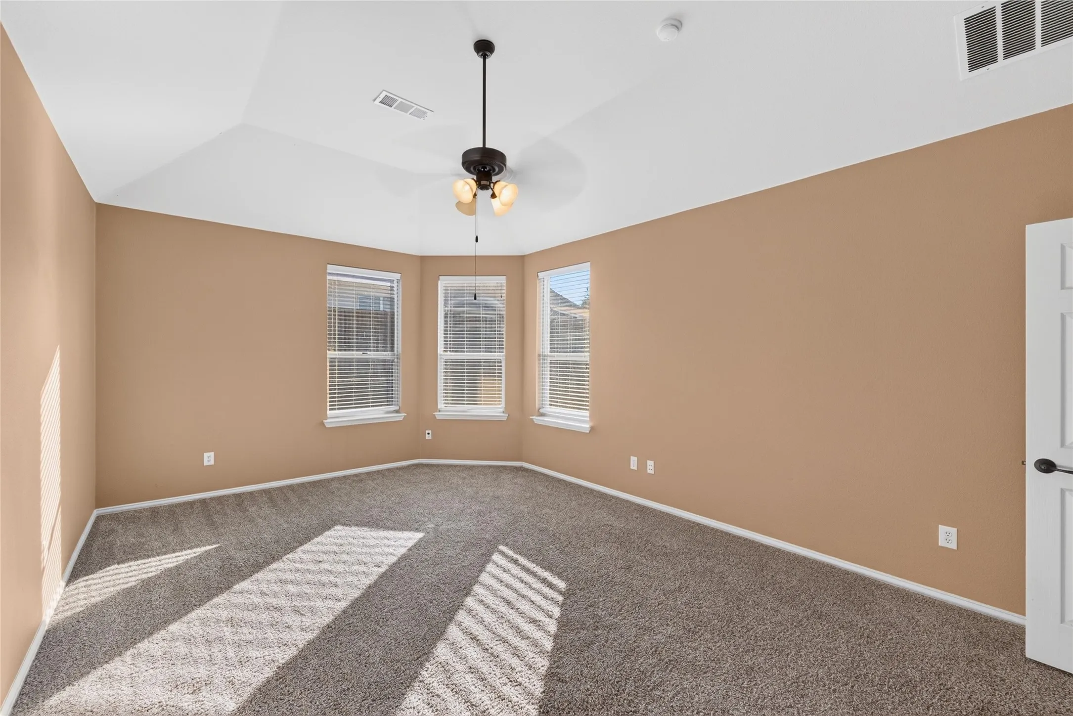 Single Family Residence For Rent in Rockwall County , 417 Hackberry Drive, Fate, Texas 75087, 3 Bedroom, 2 Bathroom, 2 Garage spaces, 1,746 Sqft, built in 2009, mls#21272428, Real Estate Agent in Fate, Homes For Rent in Rockwall county, Homes For Rent in Fate, Realtor in Fate Texas, Real Estate Brokerage Independent Realty Texas, Luminita Cordes Realtor