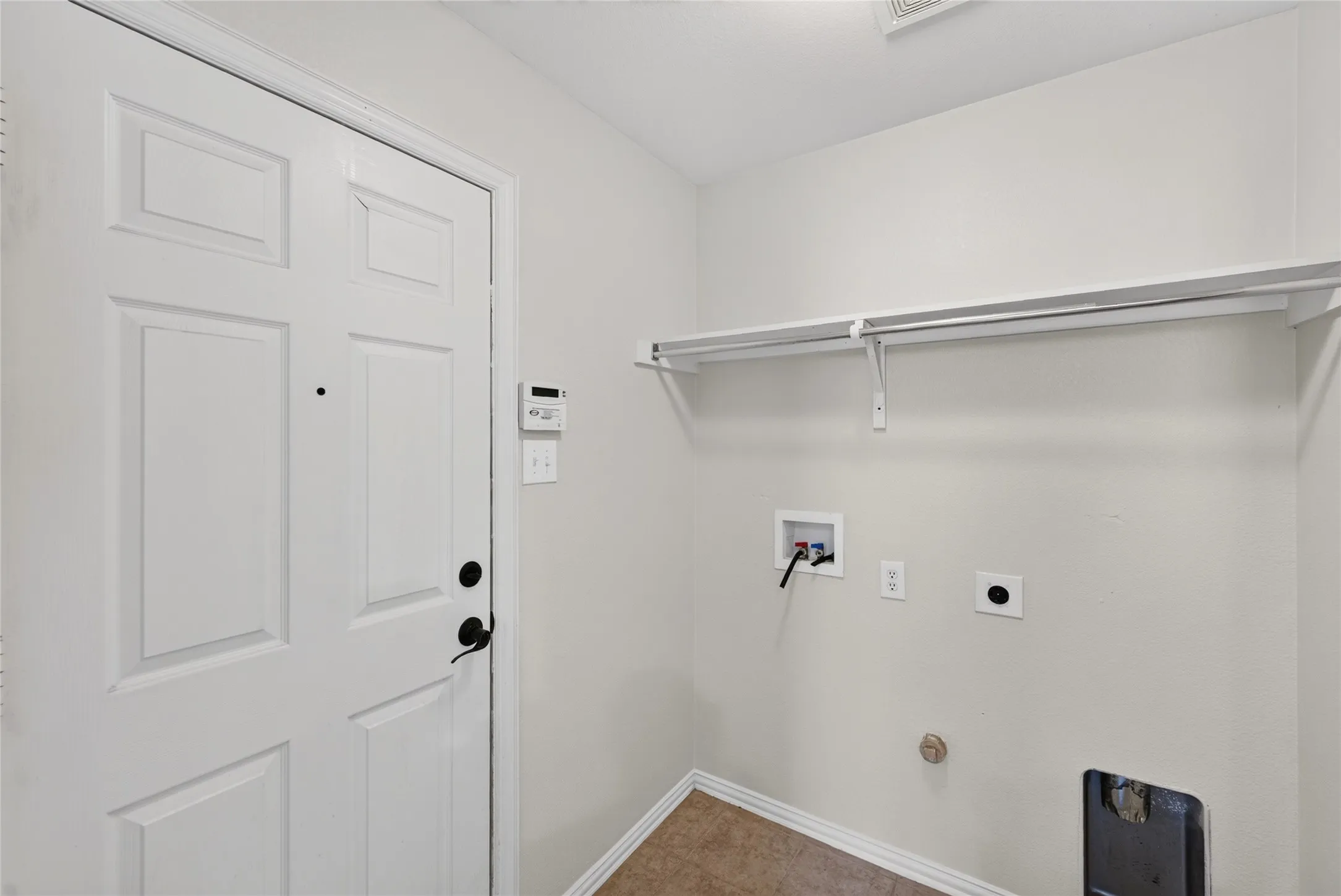 Single Family Residence For Rent in Rockwall County , 417 Hackberry Drive, Fate, Texas 75087, 3 Bedroom, 2 Bathroom, 2 Garage spaces, 1,746 Sqft, built in 2009, mls#21272428, Real Estate Agent in Fate, Homes For Rent in Rockwall county, Homes For Rent in Fate, Realtor in Fate Texas, Real Estate Brokerage Independent Realty Texas, Luminita Cordes Realtor