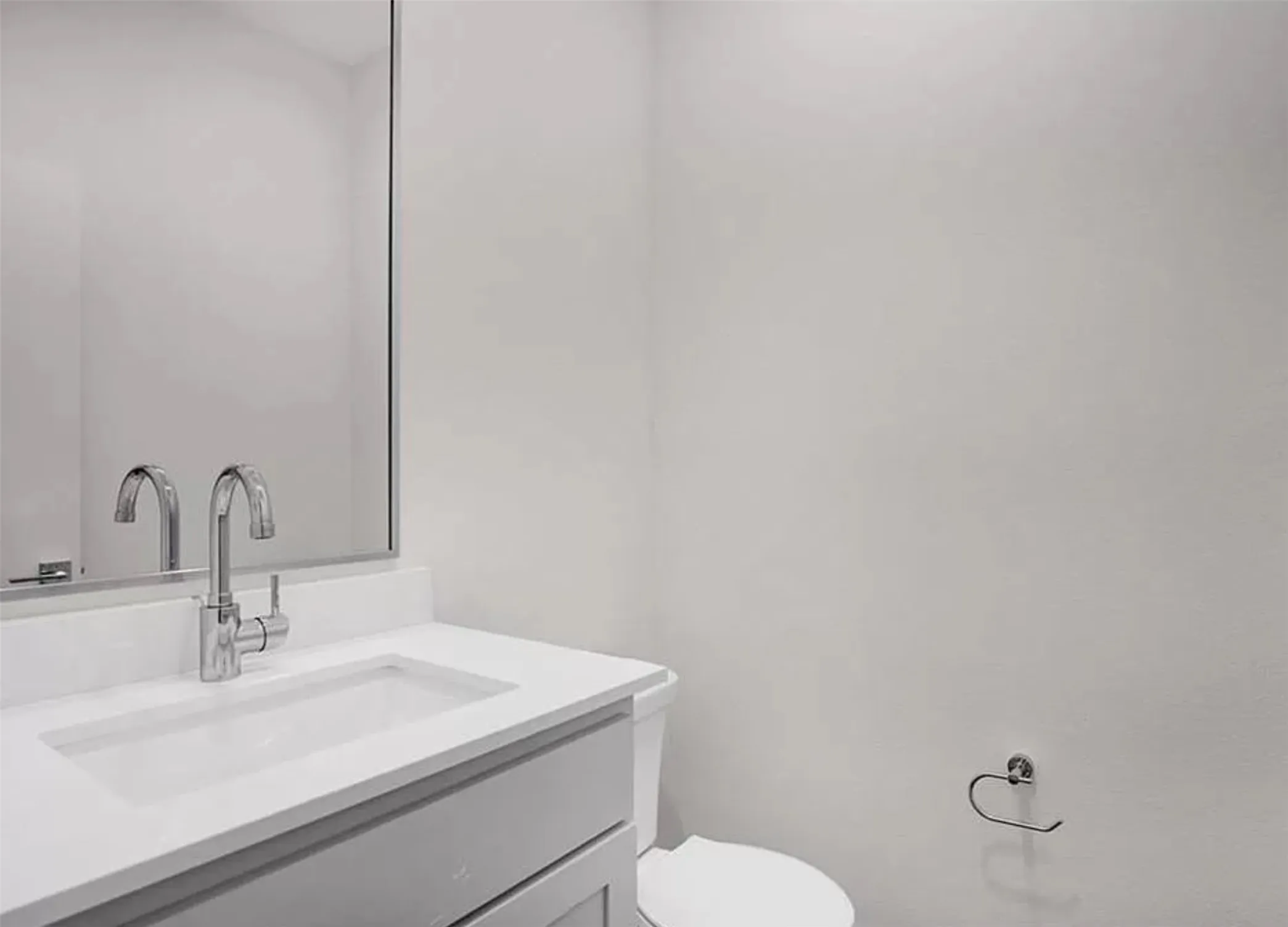Townhouse For Rent in Dallas County , 5604 Lindell Avenue A, Dallas, Texas 75206, 2 Bedrooms, 3 Bathrooms, 2 Garage spaces, 1,476 Sqft, built in 2017, Price $3,300, mls#21289582, Real Estate Agent in Dallas, Homes For Rent in Dallas county, Homes For Rent in Dallas, Realtor in Dallas Texas, Real Estate Brokerage Independent Realty Texas, Luminita Cordes Realtor