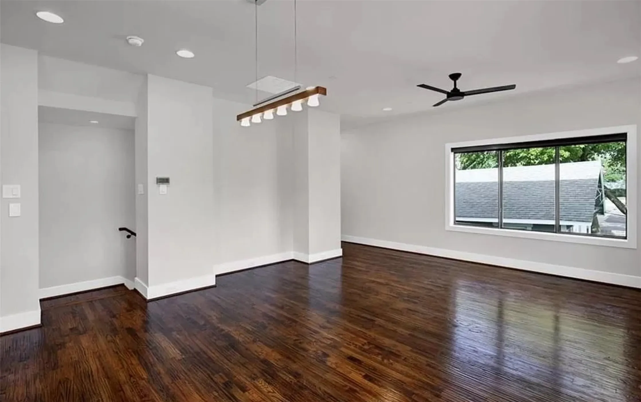 Townhouse For Rent in Dallas County , 5604 Lindell Avenue A, Dallas, Texas 75206, 2 Bedrooms, 3 Bathrooms, 2 Garage spaces, 1,476 Sqft, built in 2017, Price $3,300, mls#21289582, Real Estate Agent in Dallas, Homes For Rent in Dallas county, Homes For Rent in Dallas, Realtor in Dallas Texas, Real Estate Brokerage Independent Realty Texas, Luminita Cordes Realtor