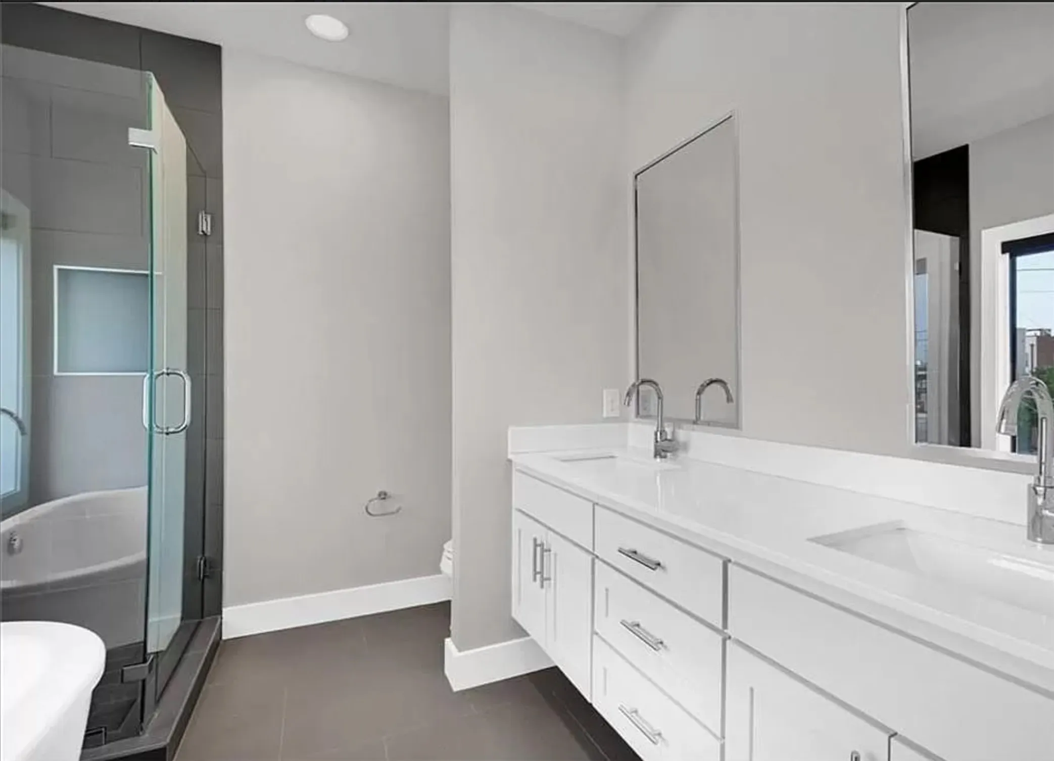 Townhouse For Rent in Dallas County , 5604 Lindell Avenue A, Dallas, Texas 75206, 2 Bedrooms, 3 Bathrooms, 2 Garage spaces, 1,476 Sqft, built in 2017, Price $3,300, mls#21289582, Real Estate Agent in Dallas, Homes For Rent in Dallas county, Homes For Rent in Dallas, Realtor in Dallas Texas, Real Estate Brokerage Independent Realty Texas, Luminita Cordes Realtor