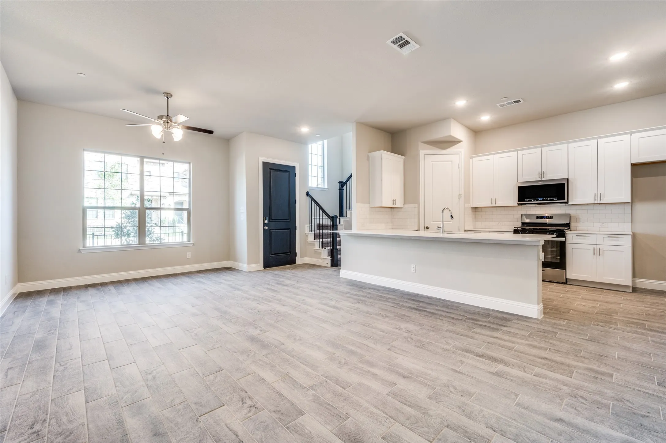 Townhouse For Rent in Collin County , 6148 Blythe Drive, Frisco, Texas 75035, 3 Bedroom, 3 Bathroom, 2 Garage spaces, 1,720 Sqft, built in 2023, mls#21289595, Real Estate Agent in Frisco, Homes For Rent in Collin county, Homes For Rent in Frisco, Realtor in Frisco Texas, Real Estate Brokerage Independent Realty Texas, Luminita Cordes Realtor