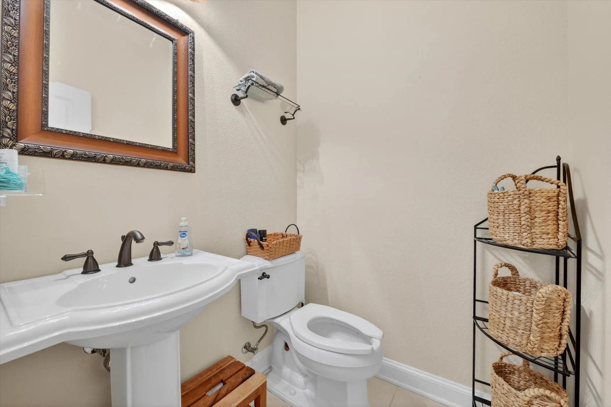 Single Family Residence For Sale in Wise County , 507 N State Street, Decatur, Texas 76234, 4 Bedroom, 5 Bathroom, 4 Garage spaces, 5,205 Sqft, built in 2006, mls#21289593, Real Estate Agent in Decatur, Homes For Sale in Wise county, Homes For Sale in Decatur, Realtor in Decatur Texas, Real Estate Brokerage Independent Realty Texas, Luminita Cordes Realtor