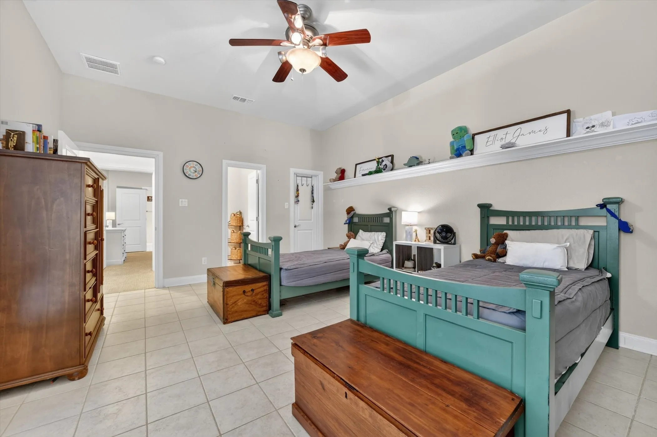 Single Family Residence For Sale in Wise County , 507 N State Street, Decatur, Texas 76234, 4 Bedroom, 5 Bathroom, 4 Garage spaces, 5,205 Sqft, built in 2006, mls#21289593, Real Estate Agent in Decatur, Homes For Sale in Wise county, Homes For Sale in Decatur, Realtor in Decatur Texas, Real Estate Brokerage Independent Realty Texas, Luminita Cordes Realtor