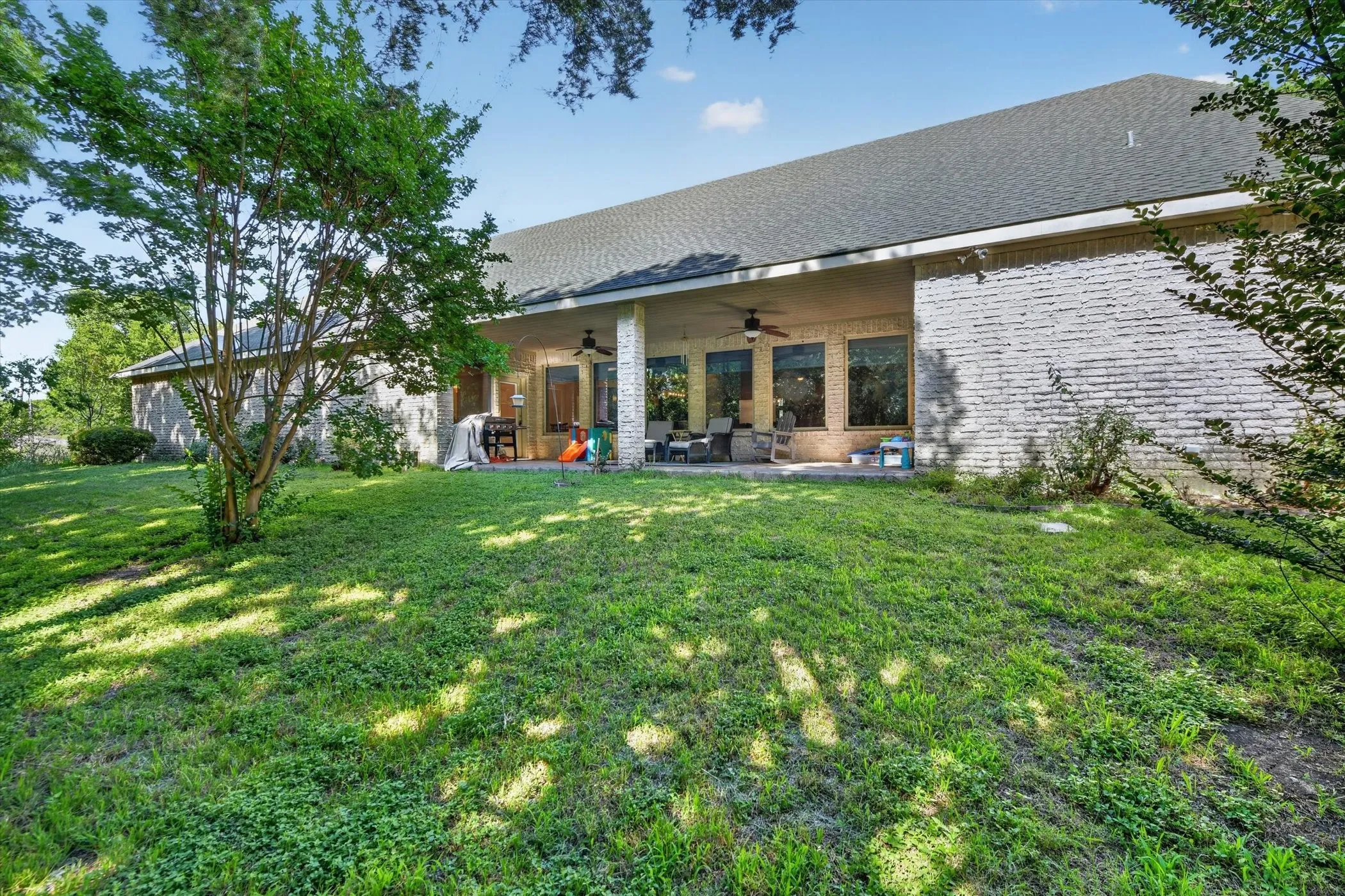 Single Family Residence For Sale in Wise County , 507 N State Street, Decatur, Texas 76234, 4 Bedroom, 5 Bathroom, 4 Garage spaces, 5,205 Sqft, built in 2006, mls#21289593, Real Estate Agent in Decatur, Homes For Sale in Wise county, Homes For Sale in Decatur, Realtor in Decatur Texas, Real Estate Brokerage Independent Realty Texas, Luminita Cordes Realtor