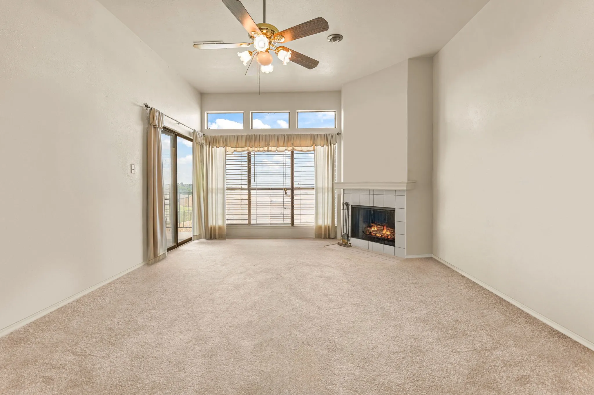 Condominium For Sale in Rockwall County , 260 Henry M Chandler Drive, Rockwall, Texas 75032, 2 Bedroom, 2 Bathroom, Garage spaces, 1,022 Sqft, built in 1983, mls#21279324, Real Estate Agent in Rockwall, Homes For Sale in Rockwall county, Homes For Sale in Rockwall, Realtor in Rockwall Texas, Real Estate Brokerage Independent Realty Texas, Luminita Cordes Realtor