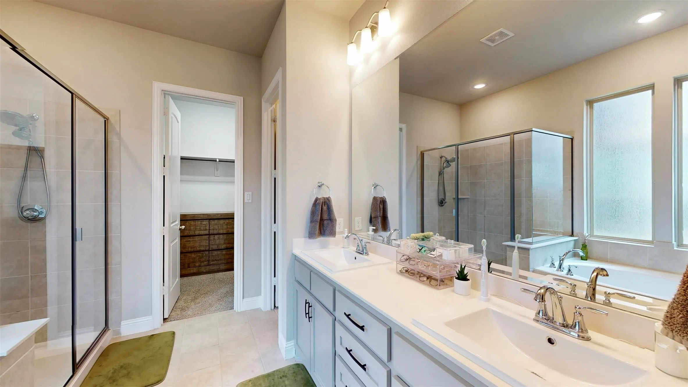 Single Family Residence For Sale in Ellis County , 1804 Gristmill Drive, Mansfield, Texas 76063, 4 Bedroom, 3 Bathroom, 2 Garage spaces, 2,797 Sqft, built in 2020, mls#21282418, Real Estate Agent in Mansfield, Homes For Sale in Ellis county, Homes For Sale in Mansfield, Realtor in Mansfield Texas, Real Estate Brokerage Independent Realty Texas, Luminita Cordes Realtor