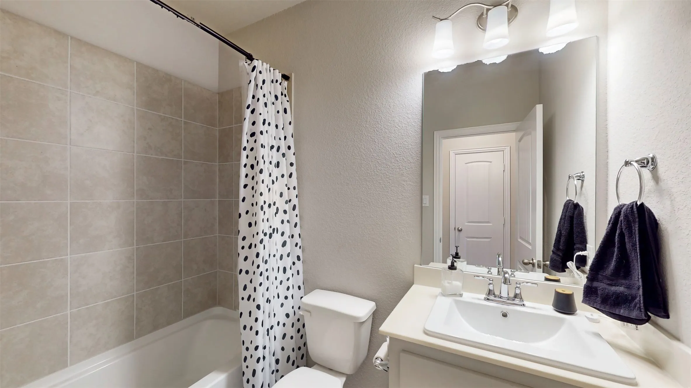 Single Family Residence For Sale in Ellis County , 1804 Gristmill Drive, Mansfield, Texas 76063, 4 Bedroom, 3 Bathroom, 2 Garage spaces, 2,797 Sqft, built in 2020, mls#21282418, Real Estate Agent in Mansfield, Homes For Sale in Ellis county, Homes For Sale in Mansfield, Realtor in Mansfield Texas, Real Estate Brokerage Independent Realty Texas, Luminita Cordes Realtor