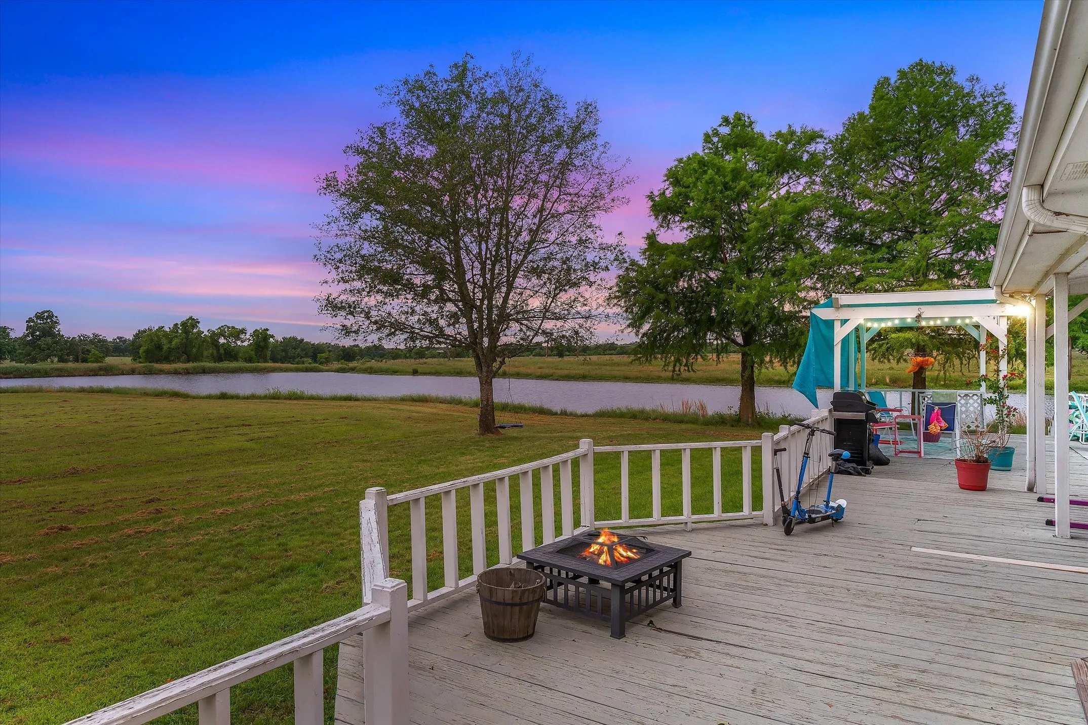 Single Family Residence For Sale in Van Zandt County , 2364 VZ County Road 2128, Wills Point, Texas 75169, 4 Bedroom, 3 Bathroom, 2 Garage spaces, 3,756 Sqft, built in 1997, mls#21288681, Real Estate Agent in Wills Point, Homes For Sale in Van Zandt county, Homes For Sale in Wills Point, Realtor in Wills Point Texas, Real Estate Brokerage Independent Realty Texas, Luminita Cordes Realtor