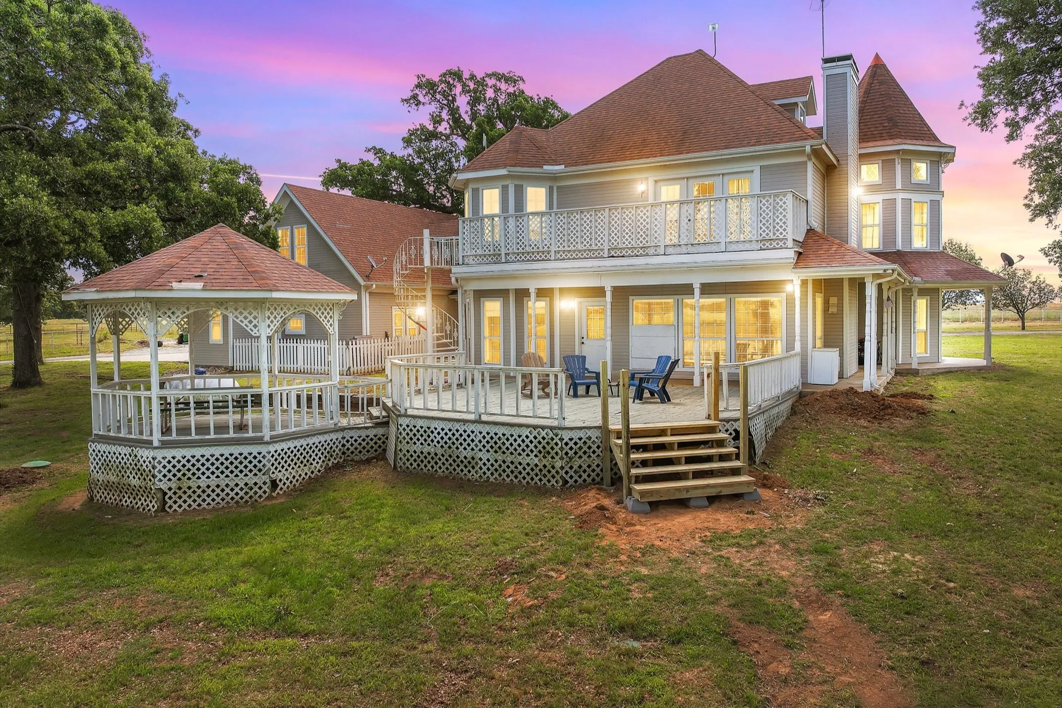 Single Family Residence For Sale in Van Zandt County , 2364 VZ County Road 2128, Wills Point, Texas 75169, 4 Bedroom, 3 Bathroom, 2 Garage spaces, 3,756 Sqft, built in 1997, mls#21288681, Real Estate Agent in Wills Point, Homes For Sale in Van Zandt county, Homes For Sale in Wills Point, Realtor in Wills Point Texas, Real Estate Brokerage Independent Realty Texas, Luminita Cordes Realtor