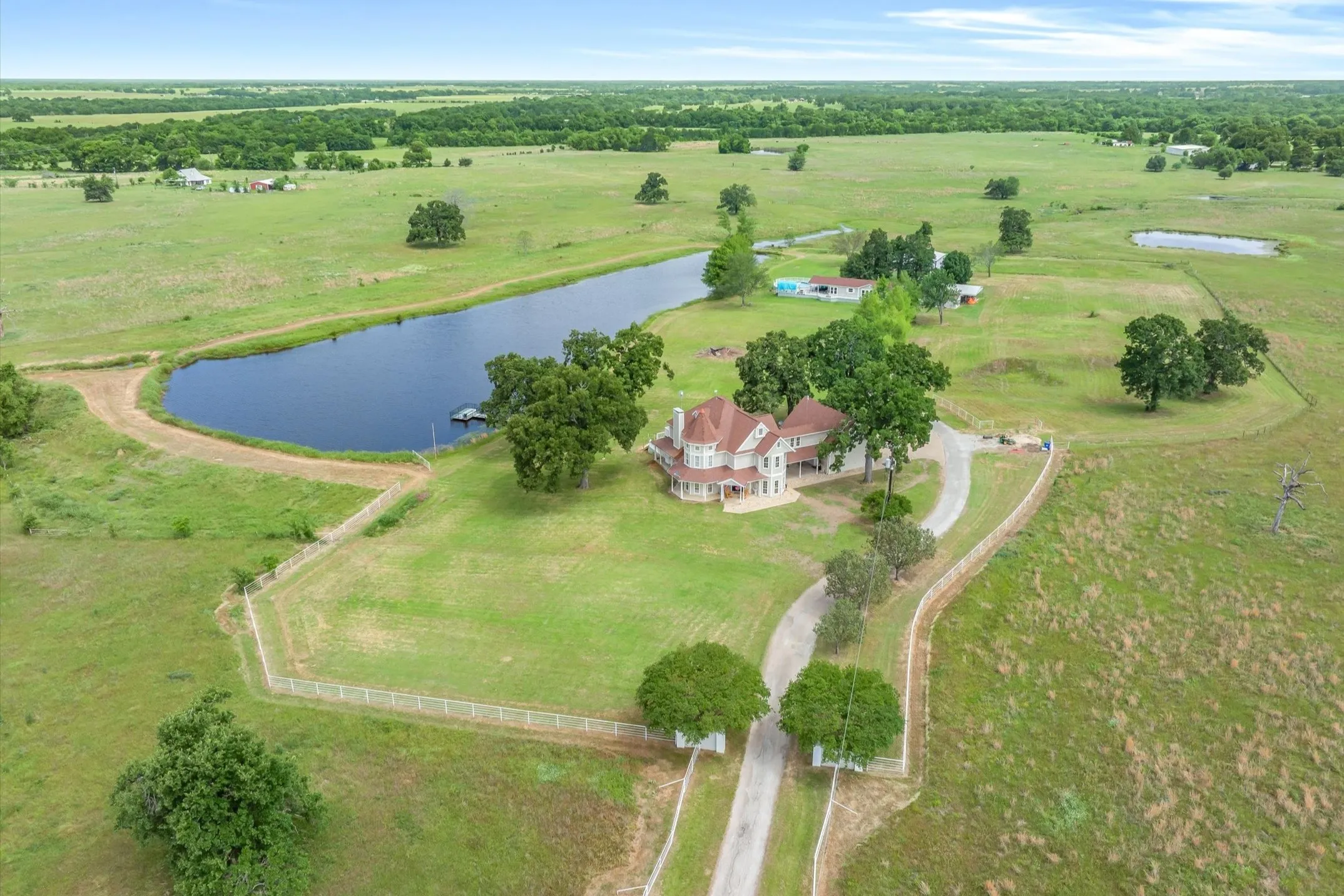 Single Family Residence For Sale in Van Zandt County , 2364 VZ County Road 2128, Wills Point, Texas 75169, 4 Bedroom, 3 Bathroom, 2 Garage spaces, 3,756 Sqft, built in 1997, mls#21288681, Real Estate Agent in Wills Point, Homes For Sale in Van Zandt county, Homes For Sale in Wills Point, Realtor in Wills Point Texas, Real Estate Brokerage Independent Realty Texas, Luminita Cordes Realtor