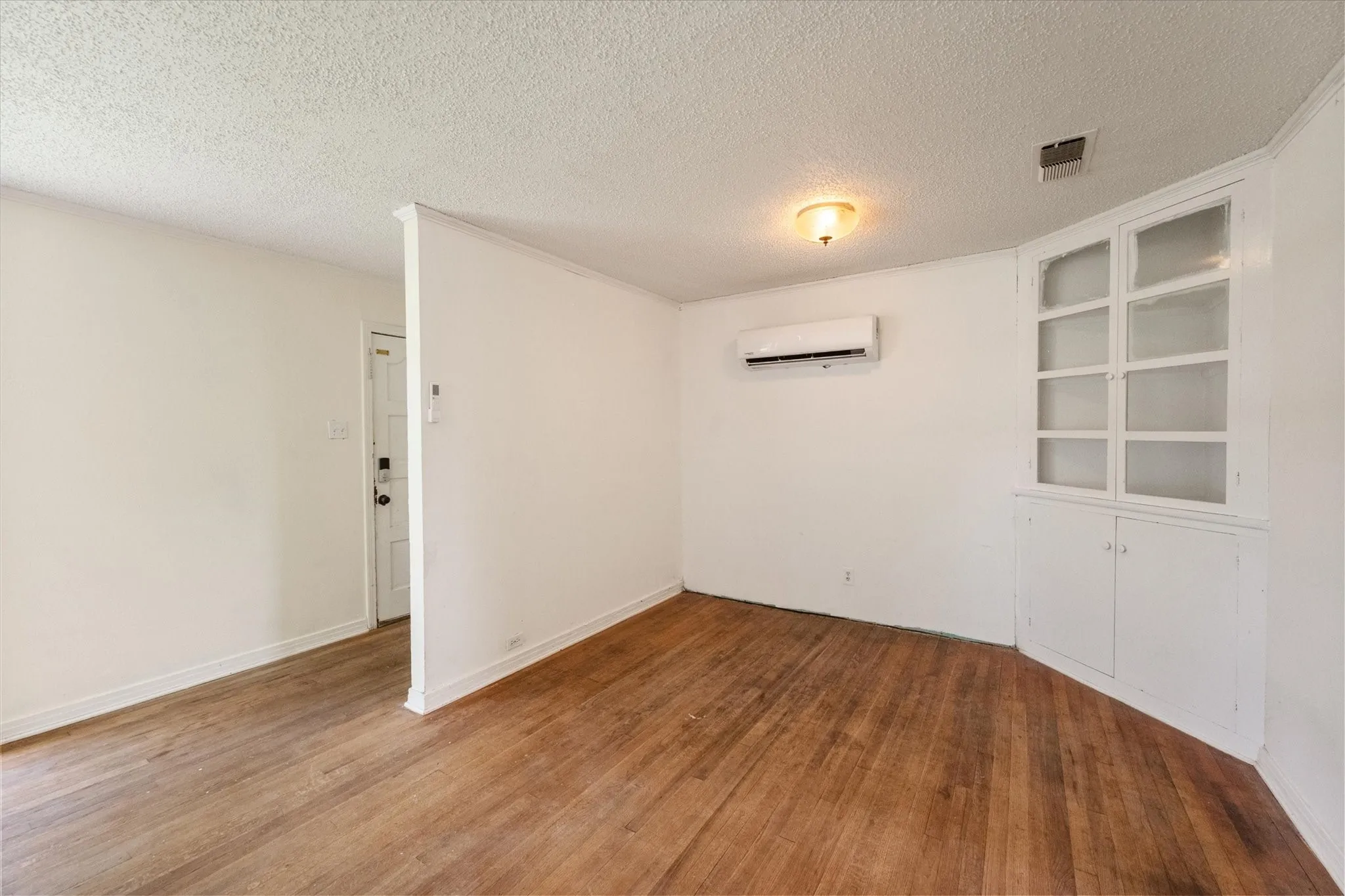 Single Family Residence For Sale in Freestone County , 342 Bond Street, Fairfield, Texas 75840, 3 Bedroom, 2 Bathroom, 1 Garage spaces, 1,520 Sqft, built in 1968, mls#21289222, Real Estate Agent in Fairfield, Homes For Sale in Freestone county, Homes For Sale in Fairfield, Realtor in Fairfield Texas, Real Estate Brokerage Independent Realty Texas, Luminita Cordes Realtor