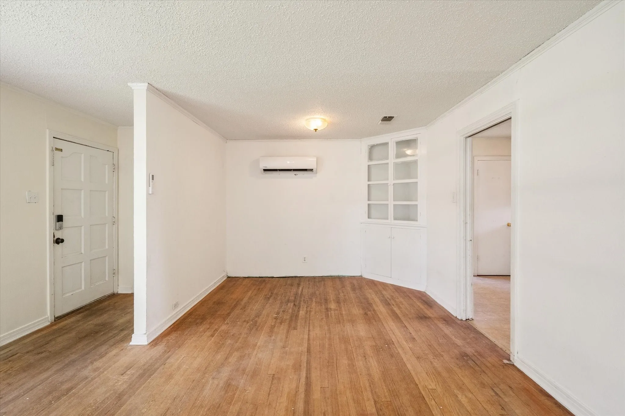 Single Family Residence For Sale in Freestone County , 342 Bond Street, Fairfield, Texas 75840, 3 Bedroom, 2 Bathroom, 1 Garage spaces, 1,520 Sqft, built in 1968, mls#21289222, Real Estate Agent in Fairfield, Homes For Sale in Freestone county, Homes For Sale in Fairfield, Realtor in Fairfield Texas, Real Estate Brokerage Independent Realty Texas, Luminita Cordes Realtor