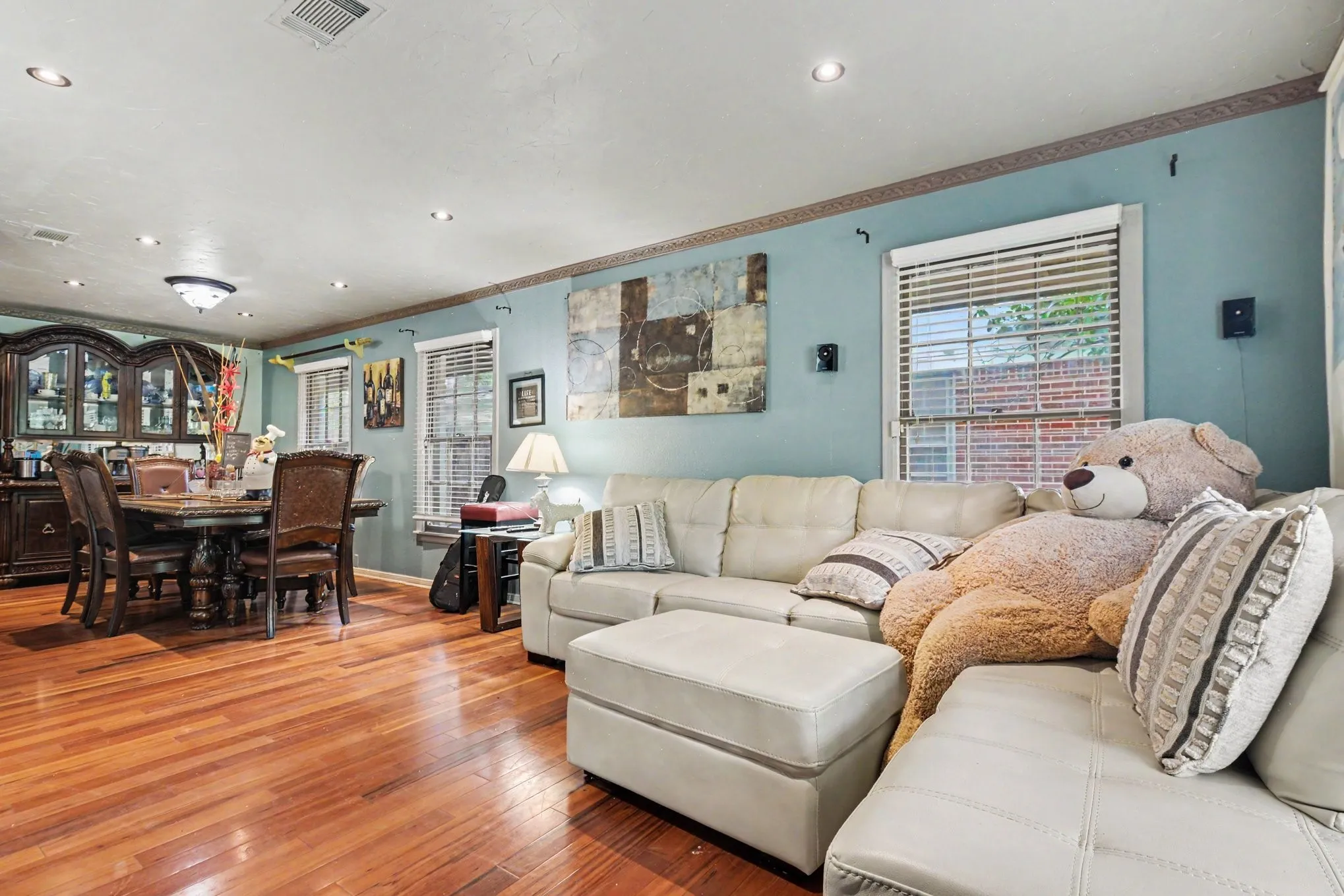 Single Family Residence For Sale in Dallas County , 1003 Ash Street, Irving, Texas 75060, 4 Bedroom, 3 Bathroom, Garage spaces, 1,584 Sqft, built in 1950, mls#21289658, Real Estate Agent in Irving, Homes For Sale in Dallas county, Homes For Sale in Irving, Realtor in Irving Texas, Real Estate Brokerage Independent Realty Texas, Luminita Cordes Realtor