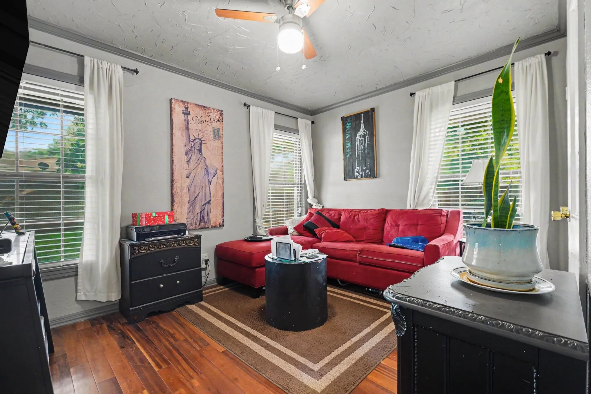 Single Family Residence For Sale in Dallas County , 1003 Ash Street, Irving, Texas 75060, 4 Bedroom, 3 Bathroom, Garage spaces, 1,584 Sqft, built in 1950, mls#21289658, Real Estate Agent in Irving, Homes For Sale in Dallas county, Homes For Sale in Irving, Realtor in Irving Texas, Real Estate Brokerage Independent Realty Texas, Luminita Cordes Realtor