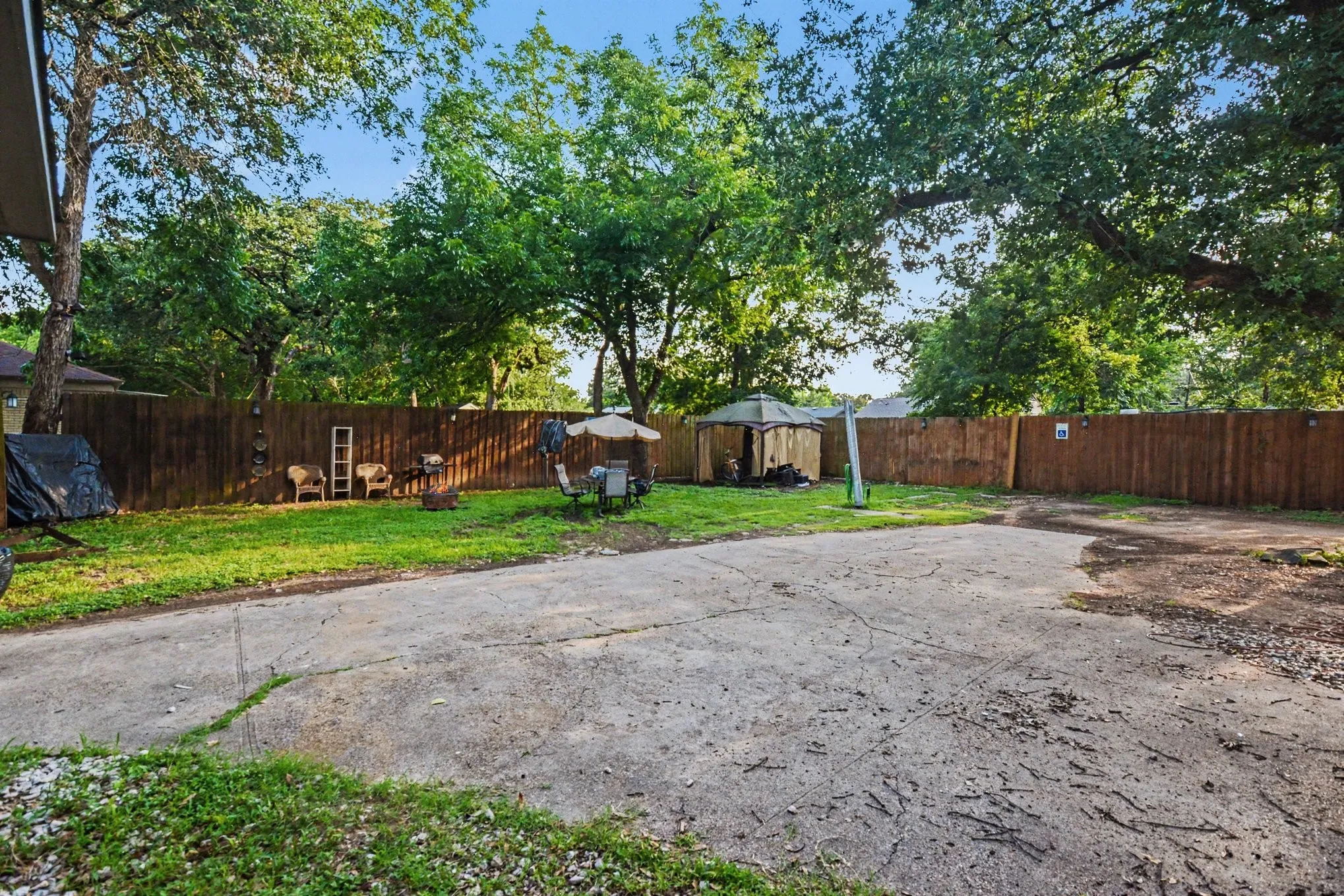 Single Family Residence For Sale in Dallas County , 1003 Ash Street, Irving, Texas 75060, 4 Bedroom, 3 Bathroom, Garage spaces, 1,584 Sqft, built in 1950, mls#21289658, Real Estate Agent in Irving, Homes For Sale in Dallas county, Homes For Sale in Irving, Realtor in Irving Texas, Real Estate Brokerage Independent Realty Texas, Luminita Cordes Realtor