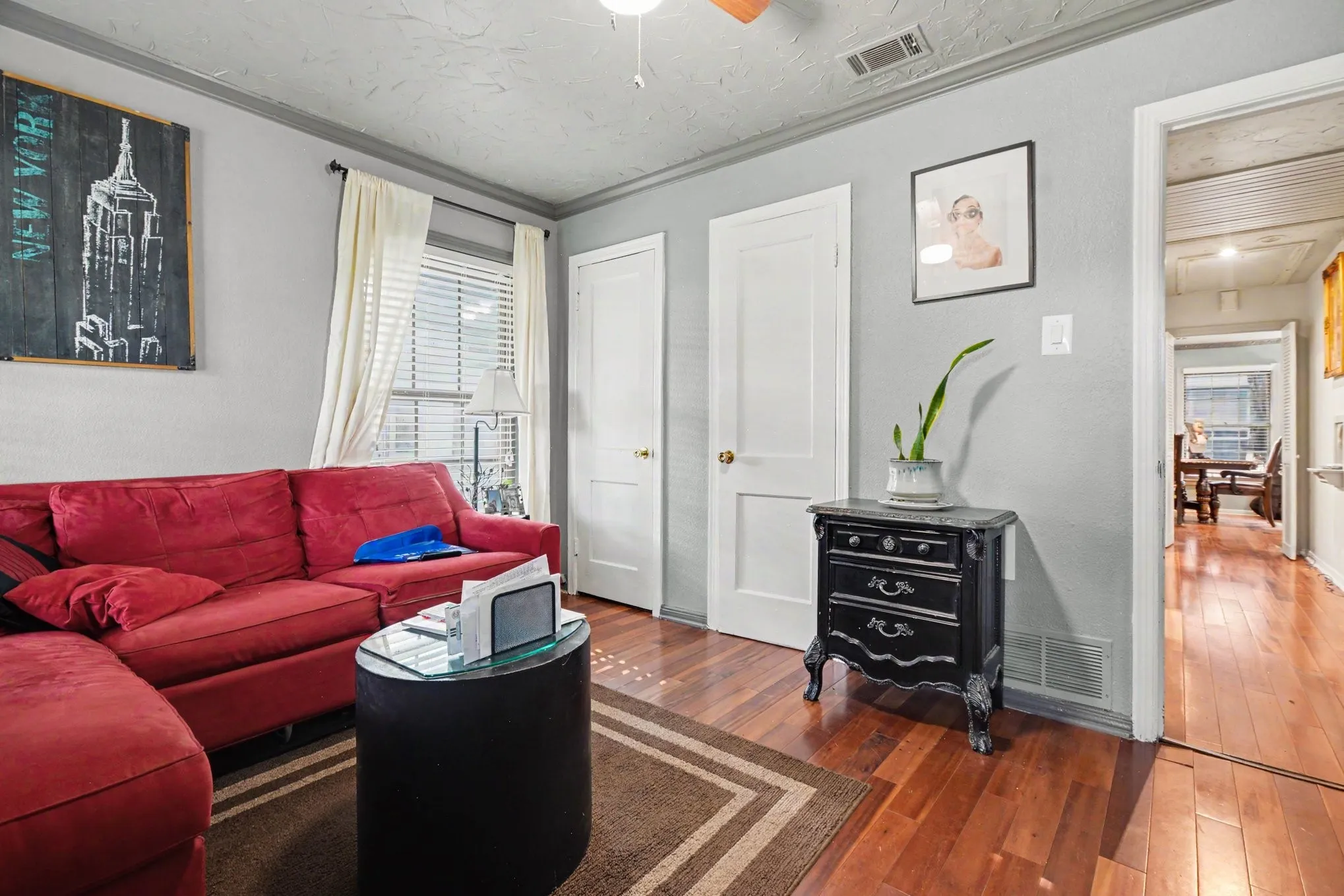 Single Family Residence For Sale in Dallas County , 1003 Ash Street, Irving, Texas 75060, 4 Bedroom, 3 Bathroom, Garage spaces, 1,584 Sqft, built in 1950, mls#21289658, Real Estate Agent in Irving, Homes For Sale in Dallas county, Homes For Sale in Irving, Realtor in Irving Texas, Real Estate Brokerage Independent Realty Texas, Luminita Cordes Realtor