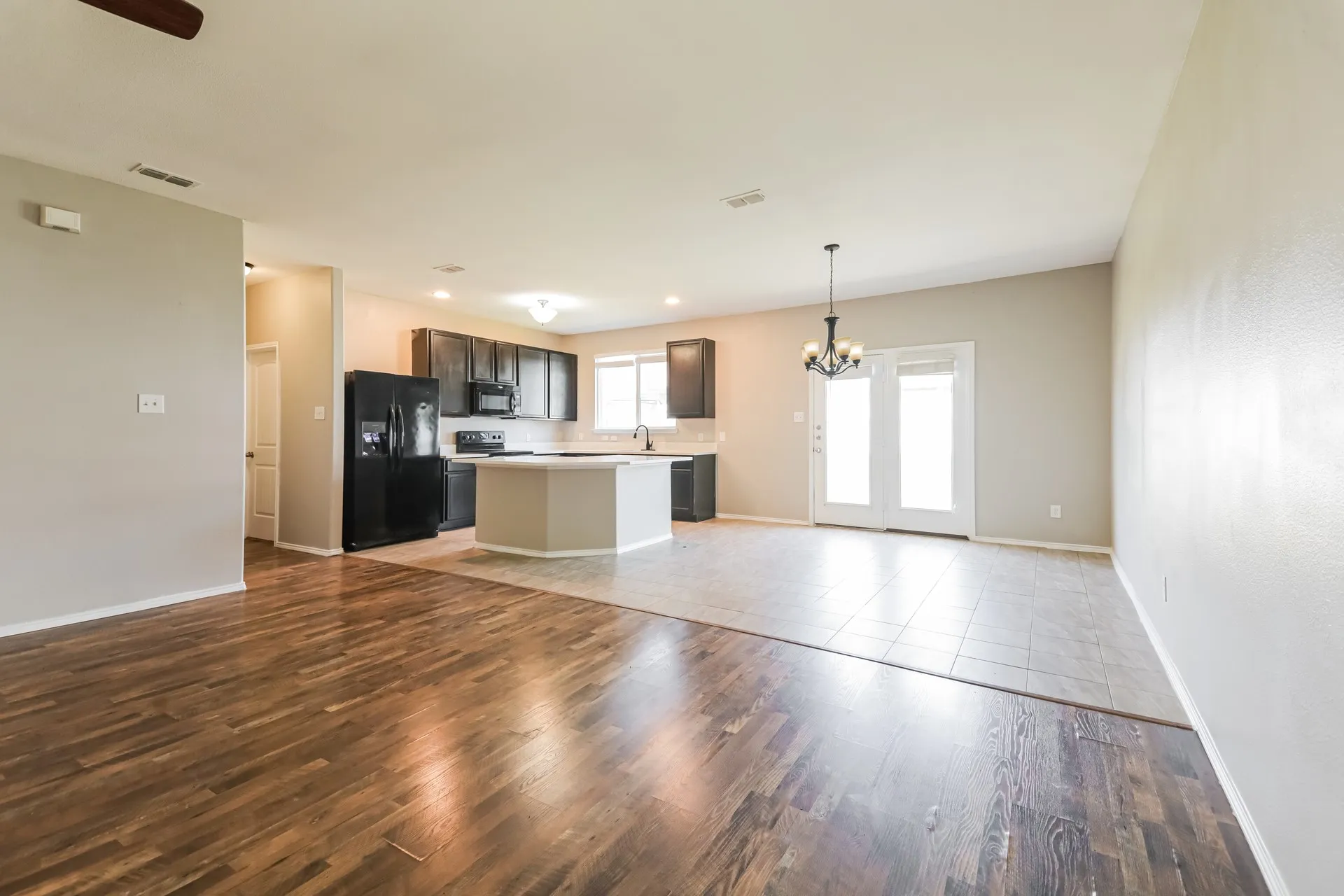 Single Family Residence For Sale in Denton County , 9109 Cranston Court, Providence Village, Texas 76227, 3 Bedroom, 2 Bathroom, 2 Garage spaces, 1,660 Sqft, built in 2013, mls#21284042, Real Estate Agent in Providence Village, Homes For Sale in Denton county, Homes For Sale in Providence Village, Realtor in Providence Village Texas, Real Estate Brokerage Independent Realty Texas, Luminita Cordes Realtor