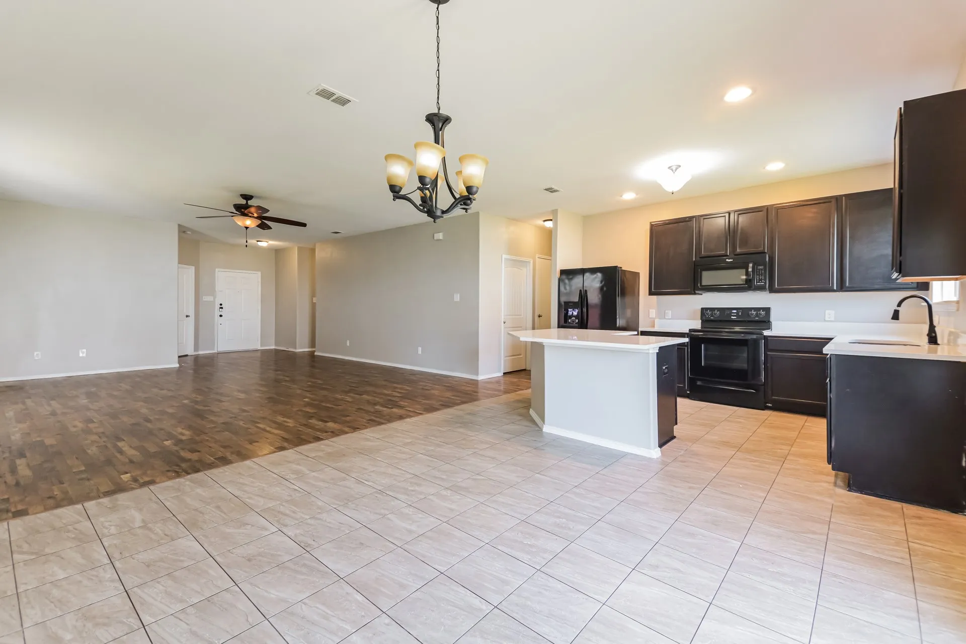 Single Family Residence For Sale in Denton County , 9109 Cranston Court, Providence Village, Texas 76227, 3 Bedroom, 2 Bathroom, 2 Garage spaces, 1,660 Sqft, built in 2013, mls#21284042, Real Estate Agent in Providence Village, Homes For Sale in Denton county, Homes For Sale in Providence Village, Realtor in Providence Village Texas, Real Estate Brokerage Independent Realty Texas, Luminita Cordes Realtor