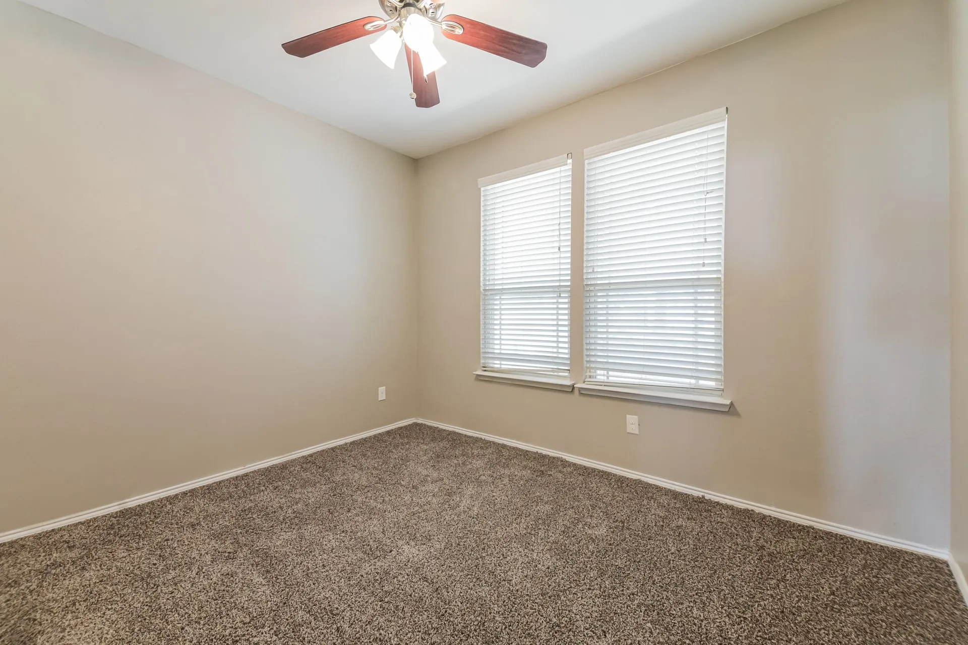 Single Family Residence For Sale in Denton County , 9109 Cranston Court, Providence Village, Texas 76227, 3 Bedroom, 2 Bathroom, 2 Garage spaces, 1,660 Sqft, built in 2013, mls#21284042, Real Estate Agent in Providence Village, Homes For Sale in Denton county, Homes For Sale in Providence Village, Realtor in Providence Village Texas, Real Estate Brokerage Independent Realty Texas, Luminita Cordes Realtor