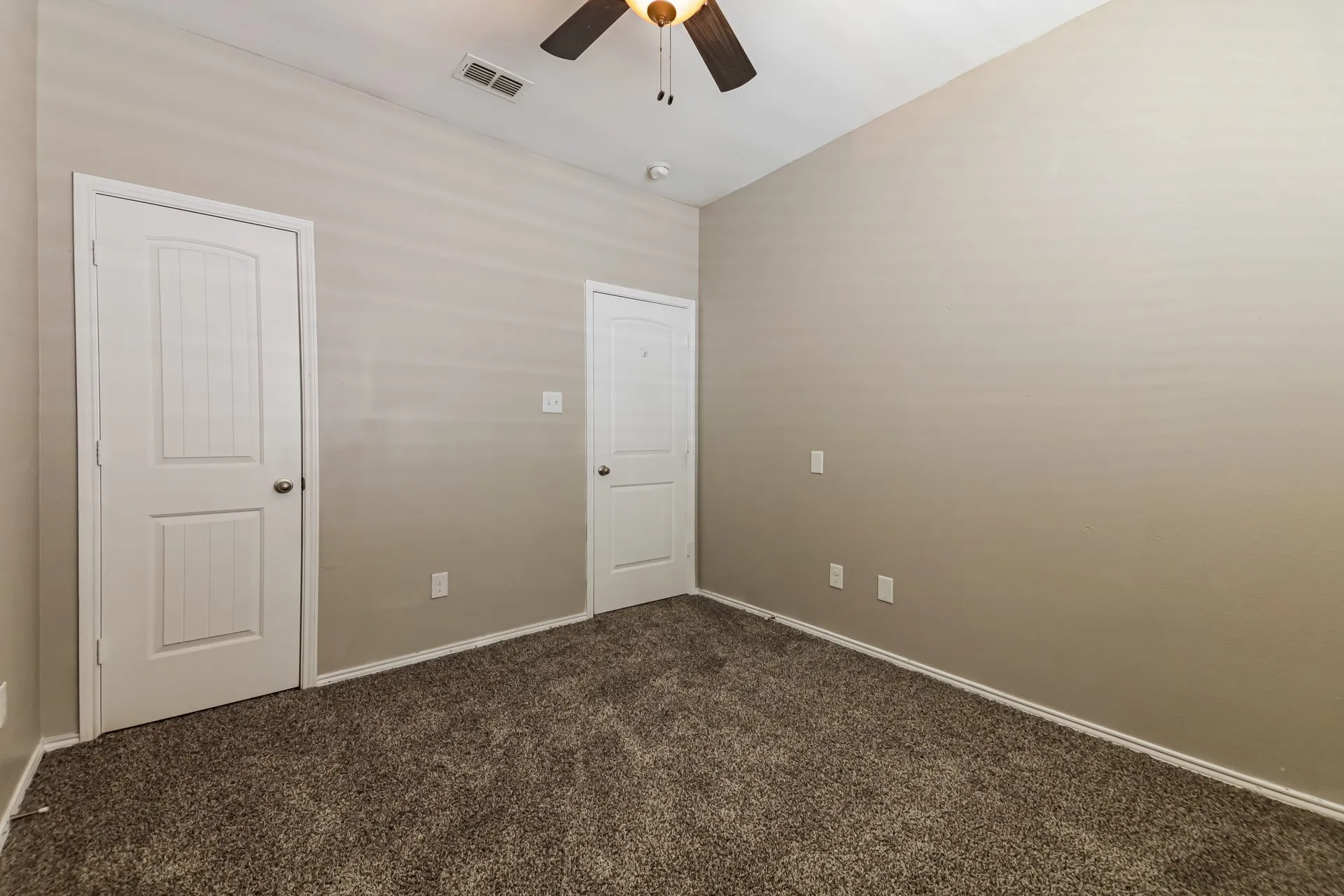 Single Family Residence For Sale in Denton County , 9109 Cranston Court, Providence Village, Texas 76227, 3 Bedroom, 2 Bathroom, 2 Garage spaces, 1,660 Sqft, built in 2013, mls#21284042, Real Estate Agent in Providence Village, Homes For Sale in Denton county, Homes For Sale in Providence Village, Realtor in Providence Village Texas, Real Estate Brokerage Independent Realty Texas, Luminita Cordes Realtor