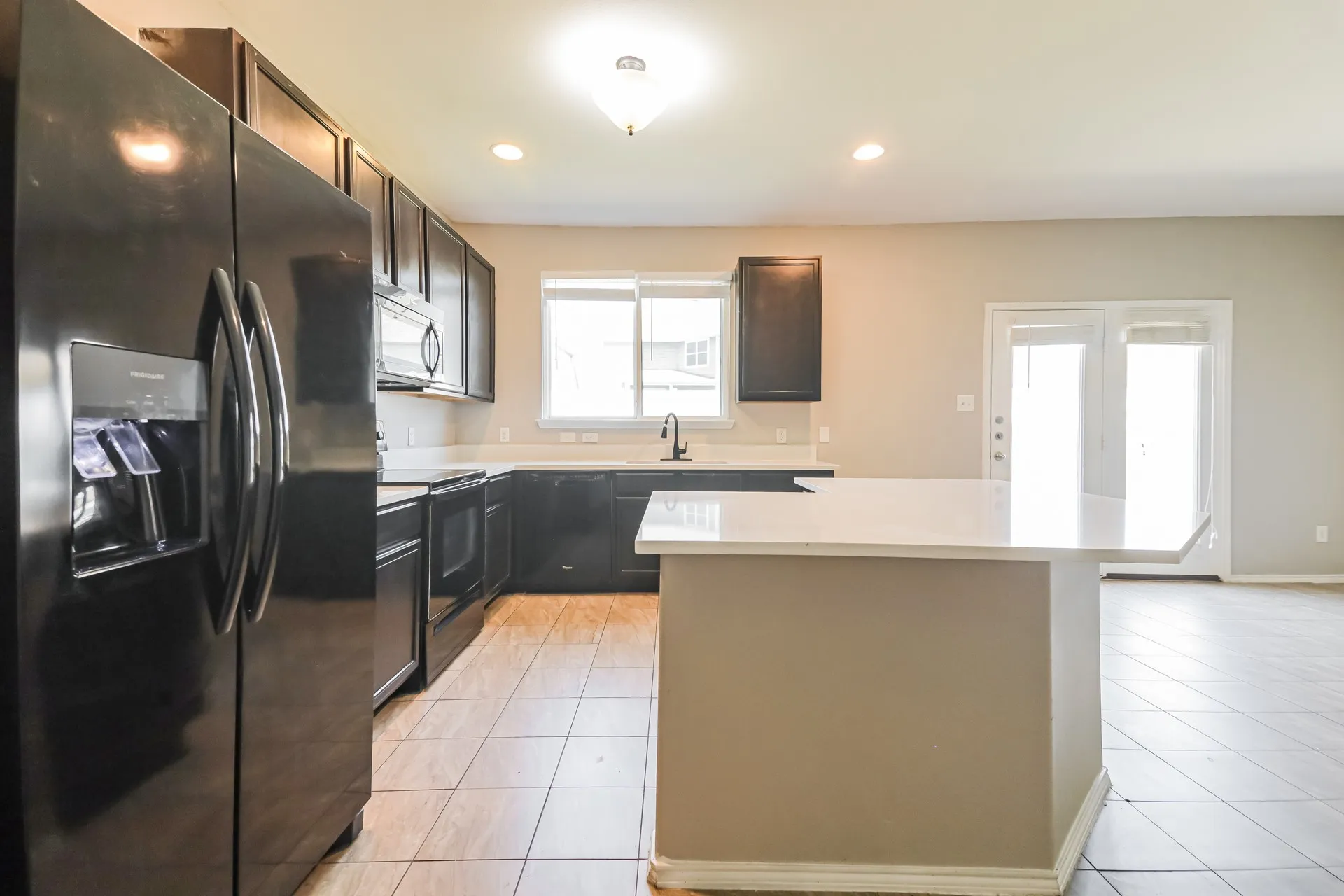 Single Family Residence For Sale in Denton County , 9109 Cranston Court, Providence Village, Texas 76227, 3 Bedroom, 2 Bathroom, 2 Garage spaces, 1,660 Sqft, built in 2013, mls#21284042, Real Estate Agent in Providence Village, Homes For Sale in Denton county, Homes For Sale in Providence Village, Realtor in Providence Village Texas, Real Estate Brokerage Independent Realty Texas, Luminita Cordes Realtor