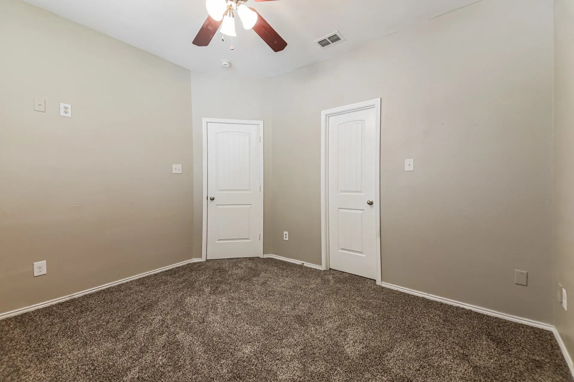 Single Family Residence For Sale in Denton County , 9109 Cranston Court, Providence Village, Texas 76227, 3 Bedroom, 2 Bathroom, 2 Garage spaces, 1,660 Sqft, built in 2013, mls#21284042, Real Estate Agent in Providence Village, Homes For Sale in Denton county, Homes For Sale in Providence Village, Realtor in Providence Village Texas, Real Estate Brokerage Independent Realty Texas, Luminita Cordes Realtor