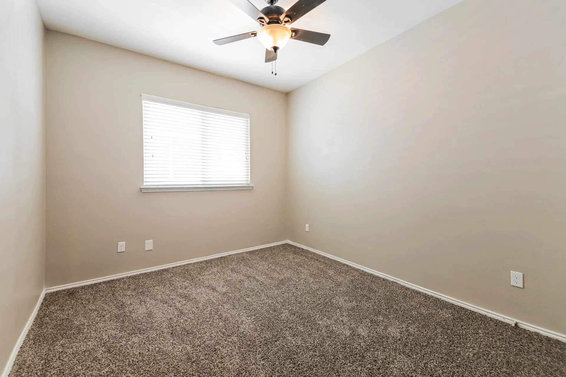 Single Family Residence For Sale in Denton County , 9109 Cranston Court, Providence Village, Texas 76227, 3 Bedroom, 2 Bathroom, 2 Garage spaces, 1,660 Sqft, built in 2013, mls#21284042, Real Estate Agent in Providence Village, Homes For Sale in Denton county, Homes For Sale in Providence Village, Realtor in Providence Village Texas, Real Estate Brokerage Independent Realty Texas, Luminita Cordes Realtor